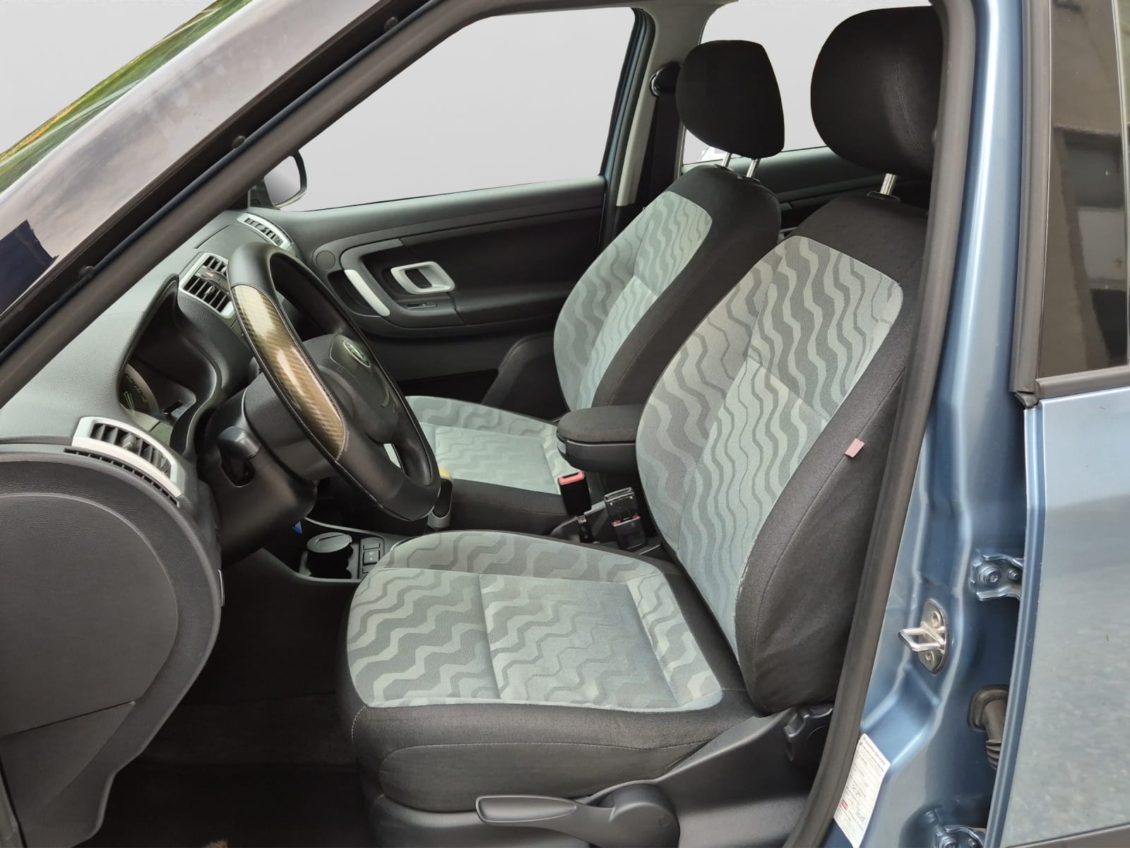SKODA Fabia 1.2 Entry-image-12