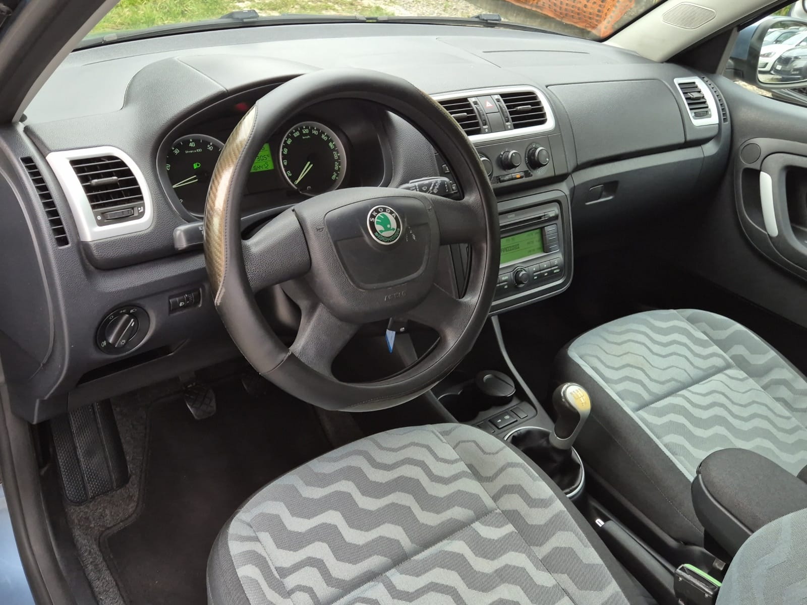 SKODA Fabia 1.2 Entry-image-11