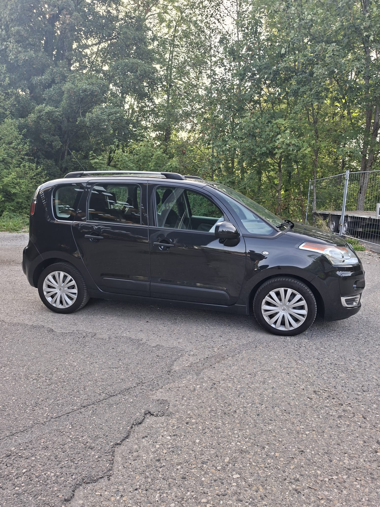 CITROEN C3 Picasso 1.6 HDi Exclusive EGS6-image-10