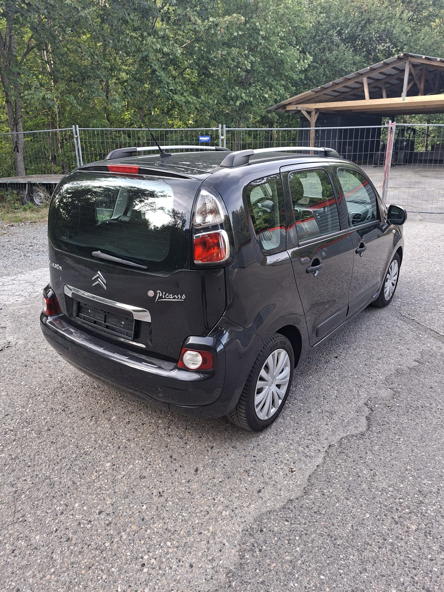 CITROEN C3 Picasso 1.6 HDi Exclusive EGS6-image-9
