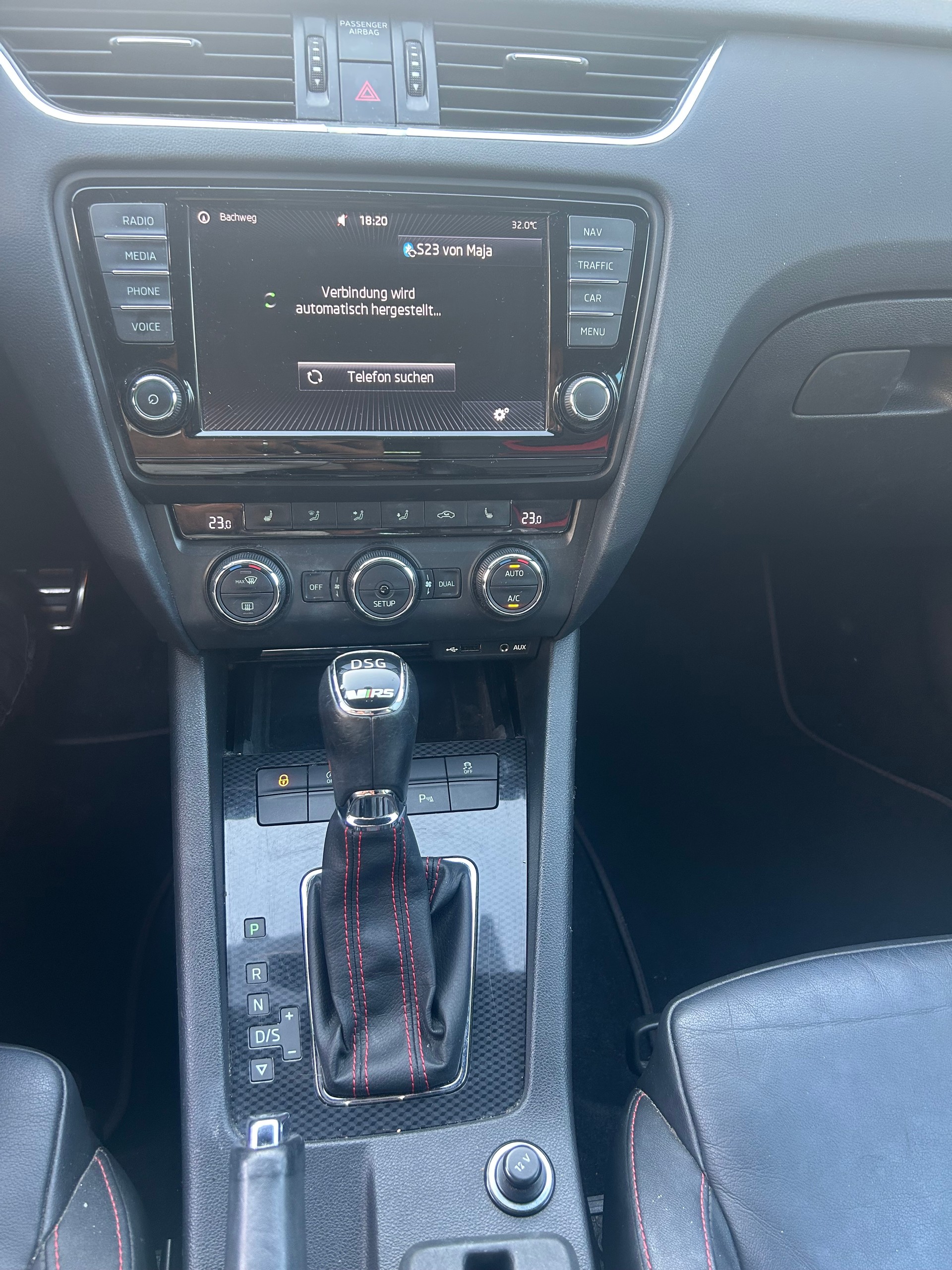 SKODA Octavia Combi 2.0 TDI RS DSG-image-8