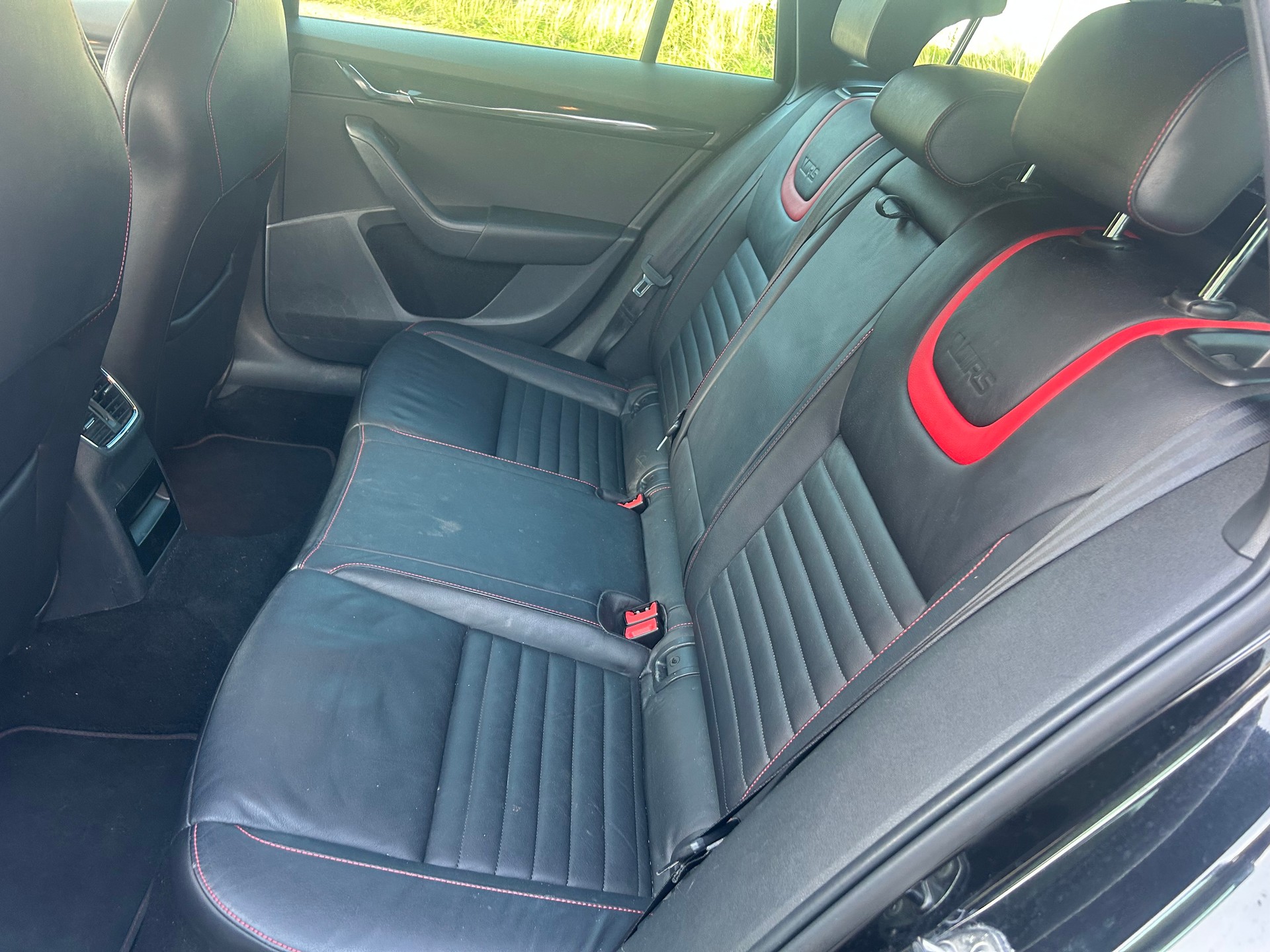SKODA Octavia Combi 2.0 TDI RS DSG-image-10