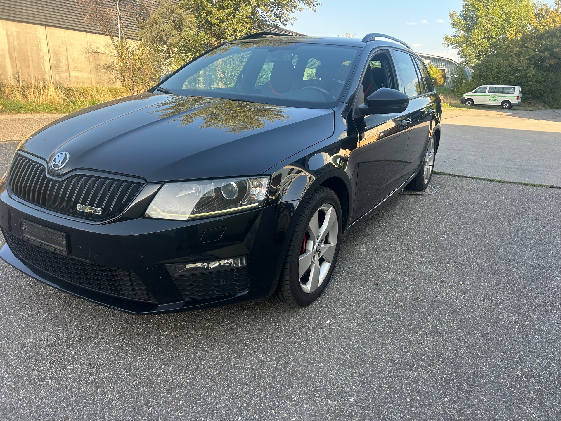 SKODA Octavia Combi 2.0 TDI RS DSG-image-1