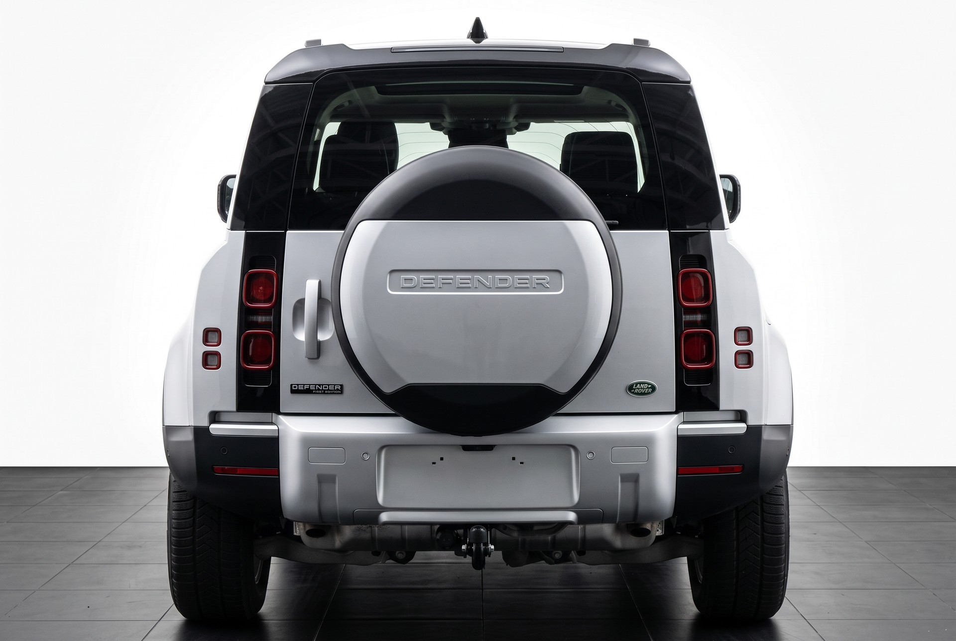 LAND ROVER Defender 110 P300 Si4 HSE First Edition 7 seats-showroom-element-2