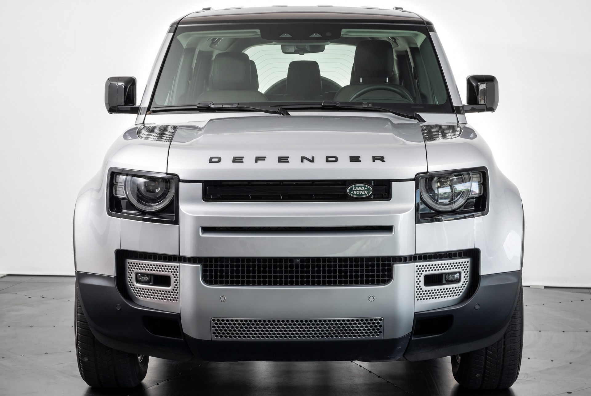LAND ROVER Defender 110 P300 Si4 HSE First Edition 7 seats-showroom-element-1
