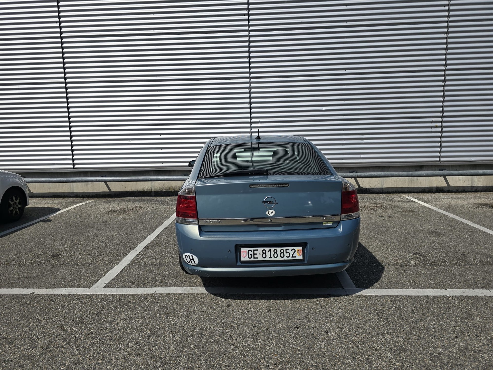 OPEL Vectra 2.2 Elegance-image-2
