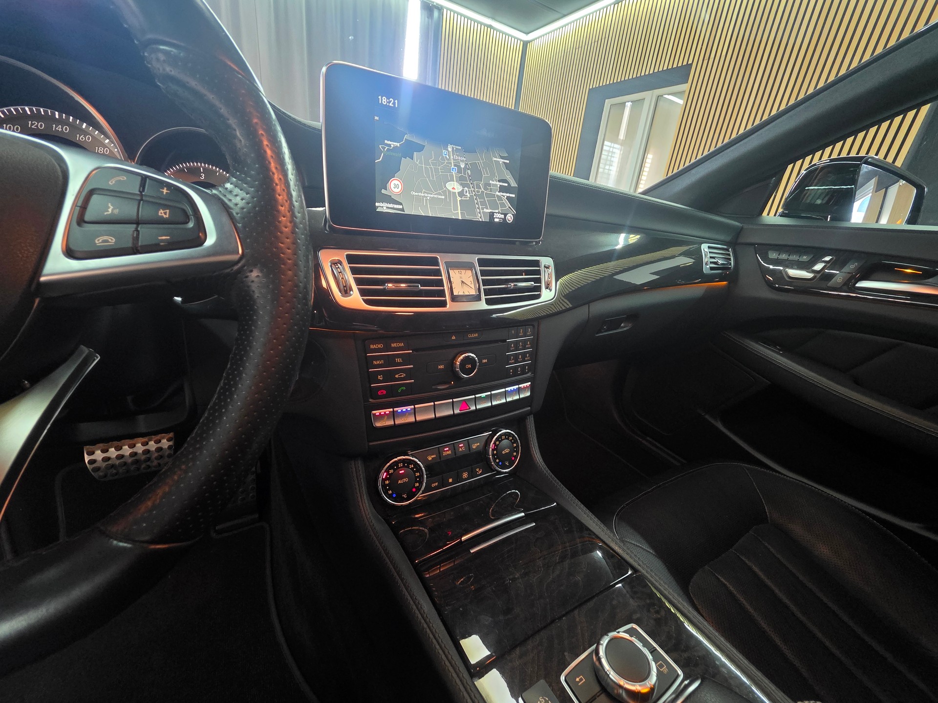 MERCEDES-BENZ CLS 350 AMG 9G-Tronic-image-12