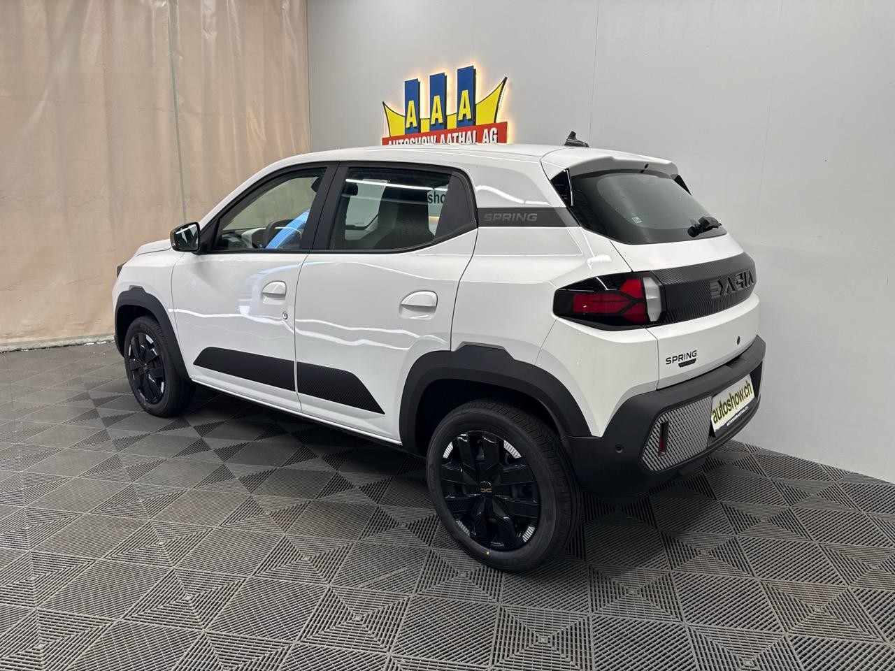 DACIA Spring 24 kWh Extreme-image-1