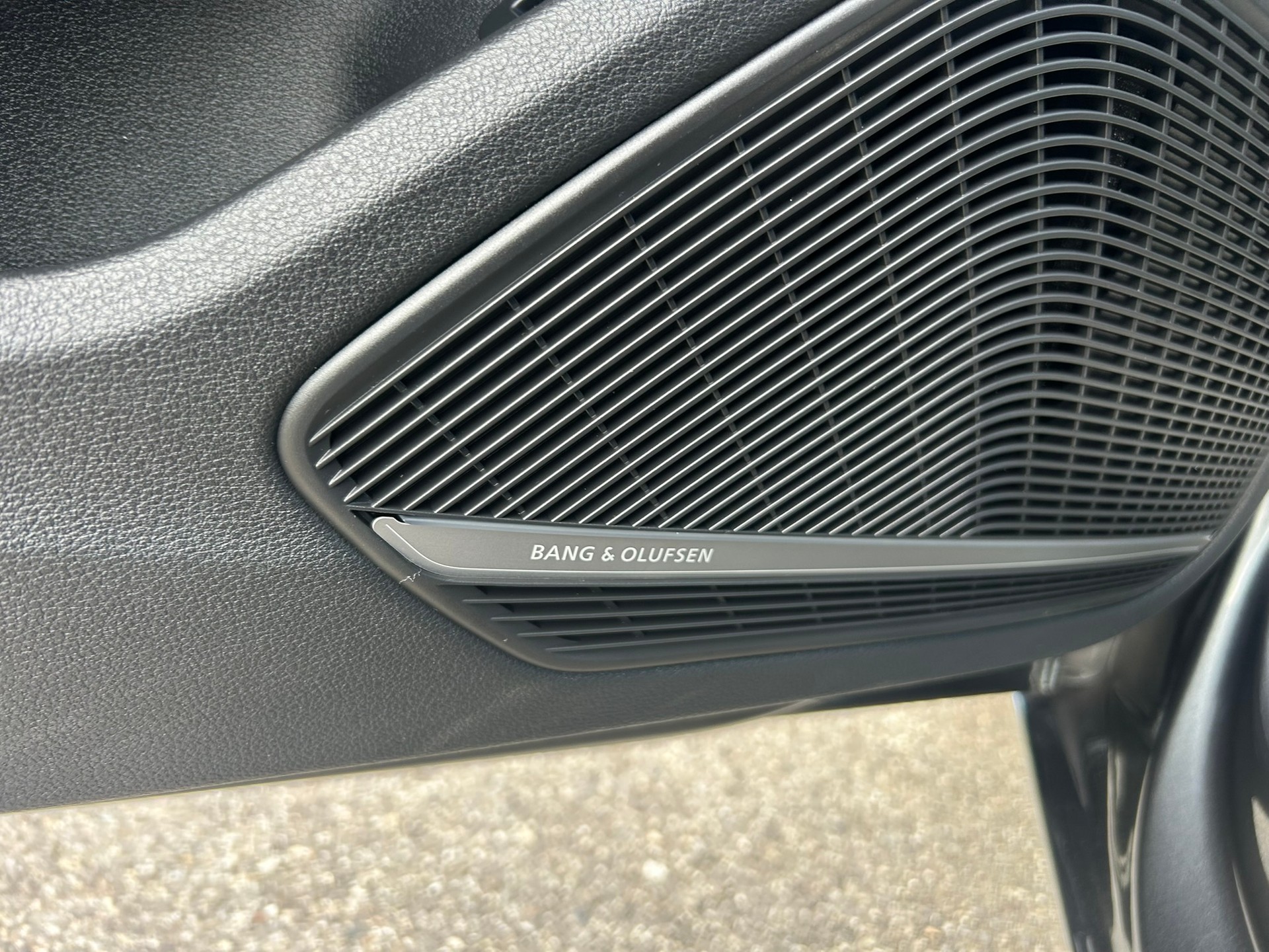 AUDI A4 Avant 3.0 TDI Sport quattro tiptronic-image-12