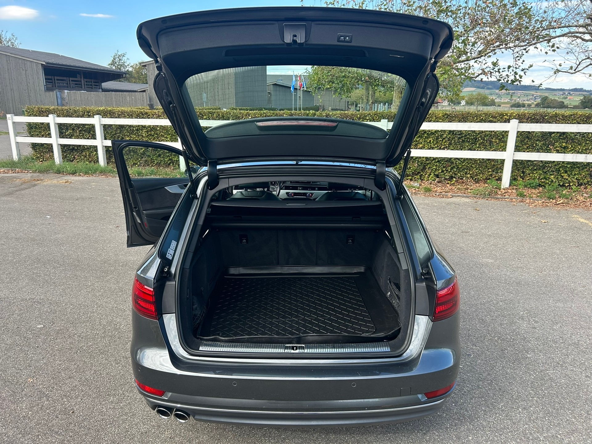AUDI A4 Avant 3.0 TDI Sport quattro tiptronic-image-13