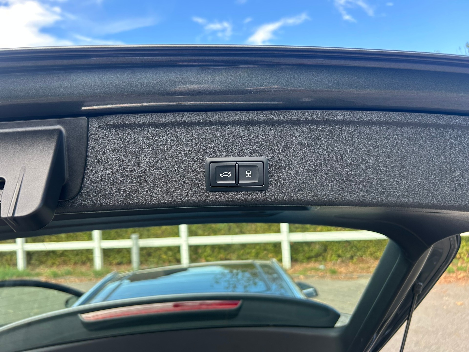 AUDI A4 Avant 3.0 TDI Sport quattro tiptronic-image-14