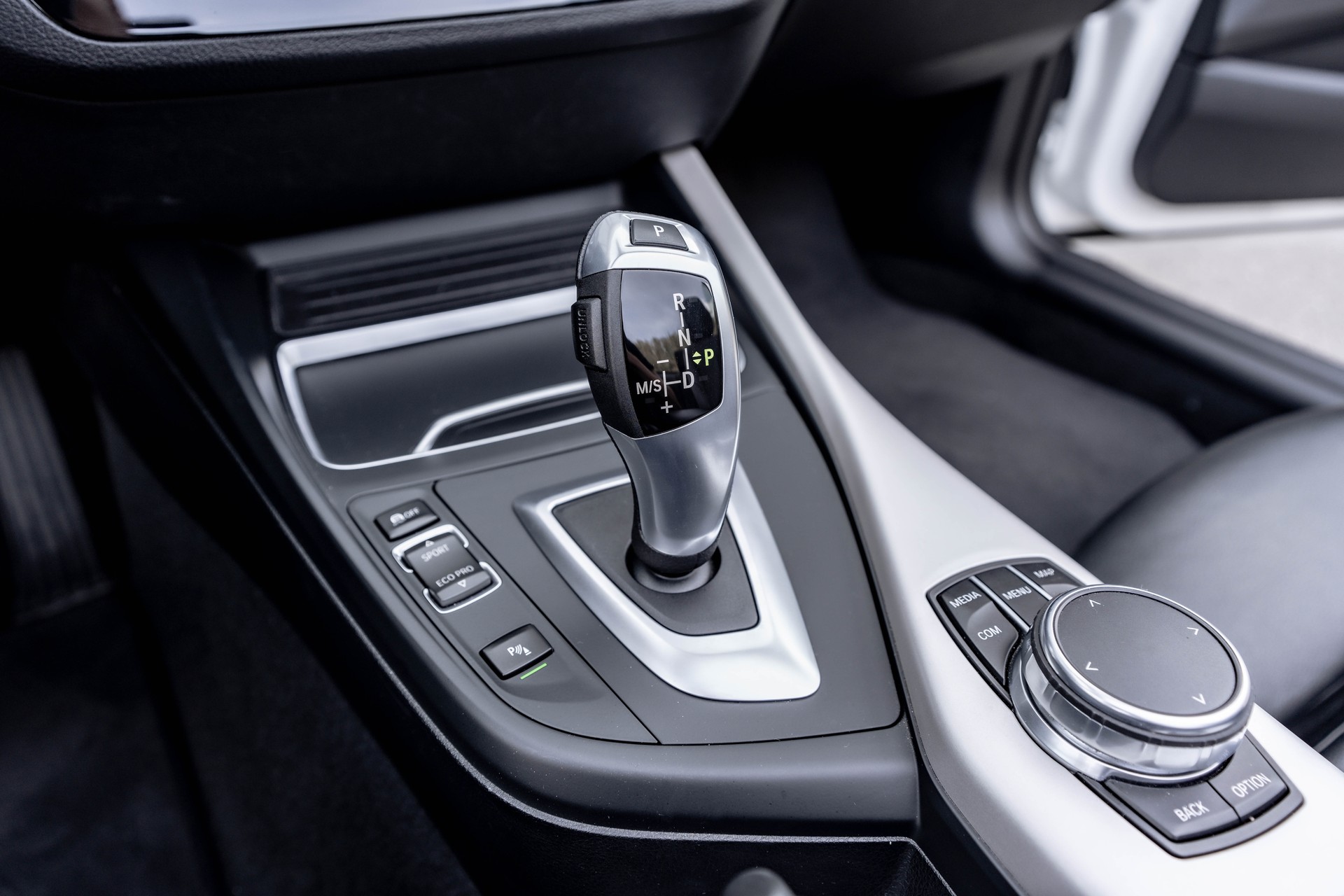 BMW 230i Steptronic * FRISCH AB MFK * TRAUMHAFTER ZUSTAND * TOP GEPFLEGTES FAHRZEUG *-image-26