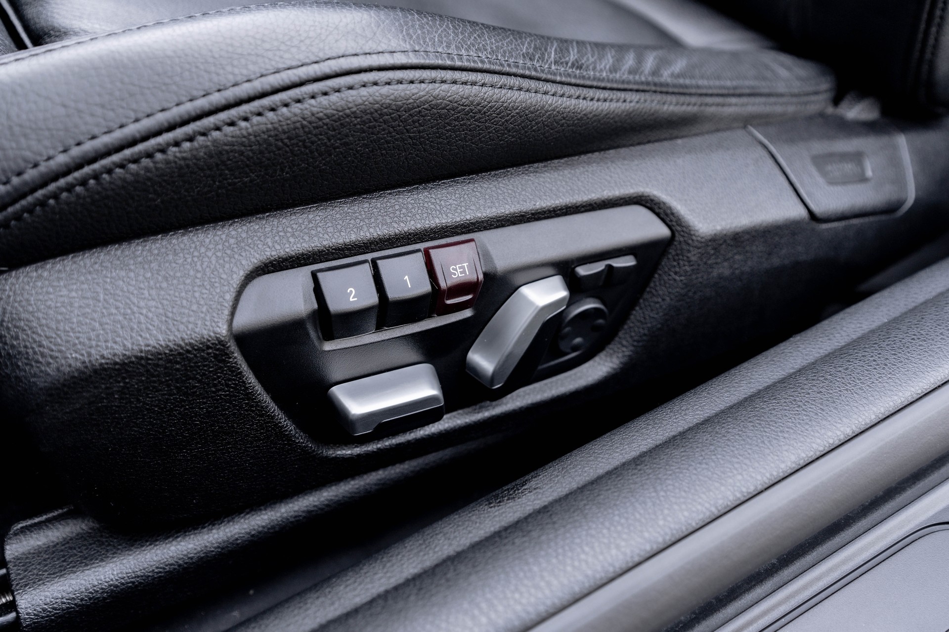 BMW 230i Steptronic * FRISCH AB MFK * TRAUMHAFTER ZUSTAND * TOP GEPFLEGTES FAHRZEUG *-image-16