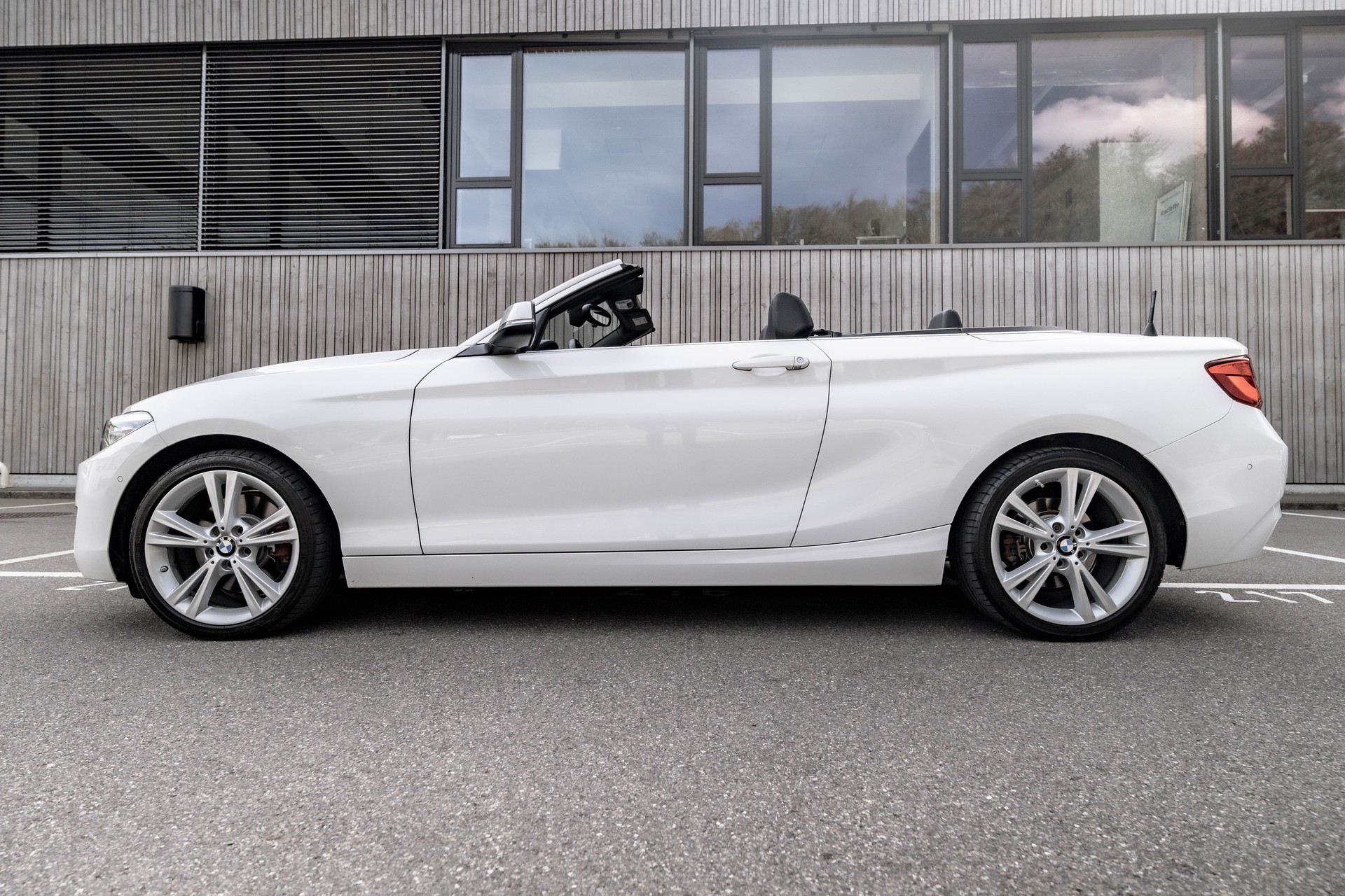 BMW 230i Steptronic * FRISCH AB MFK * TRAUMHAFTER ZUSTAND * TOP GEPFLEGTES FAHRZEUG *-image-1