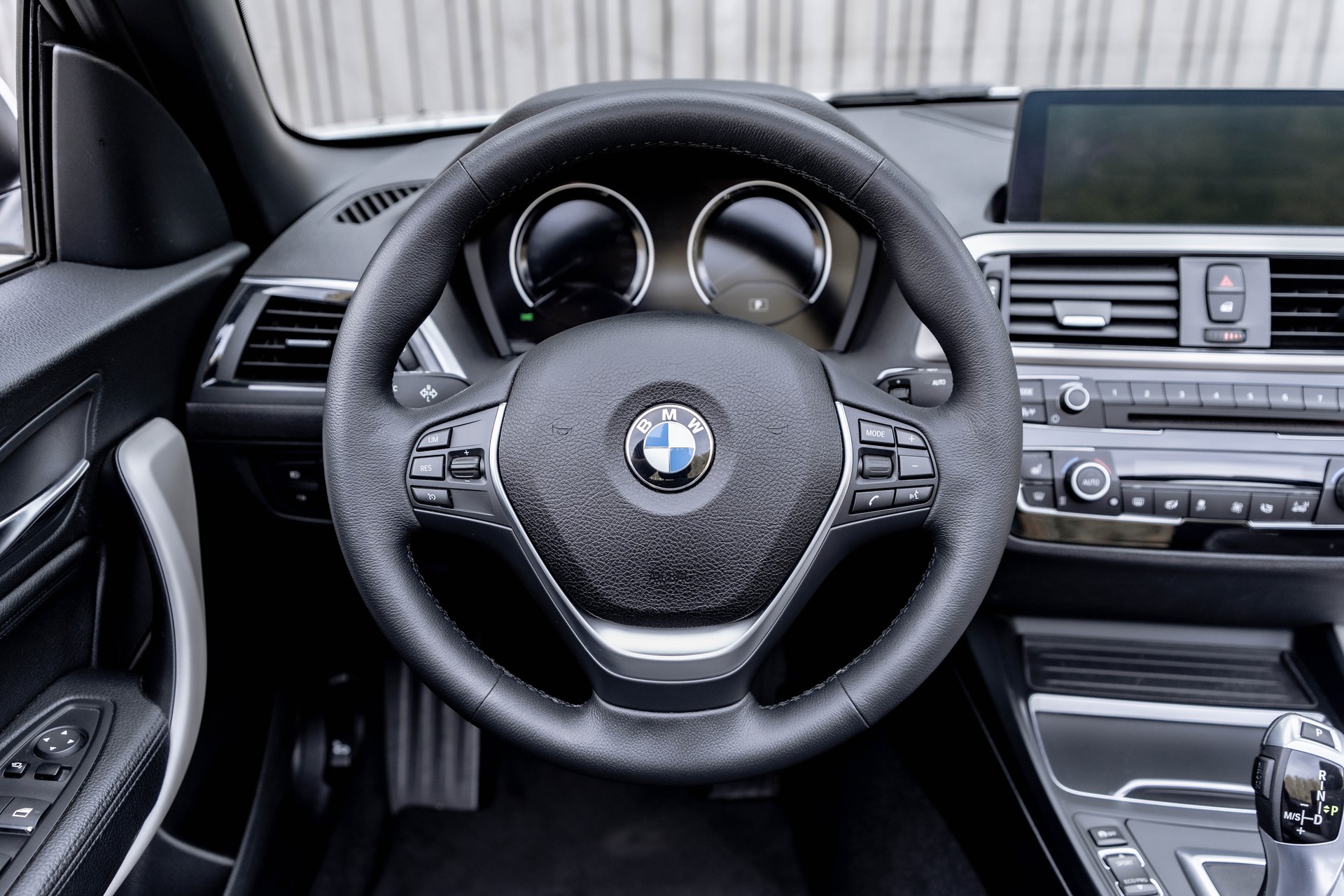BMW 230i Steptronic * FRISCH AB MFK * TRAUMHAFTER ZUSTAND * TOP GEPFLEGTES FAHRZEUG *-image-9
