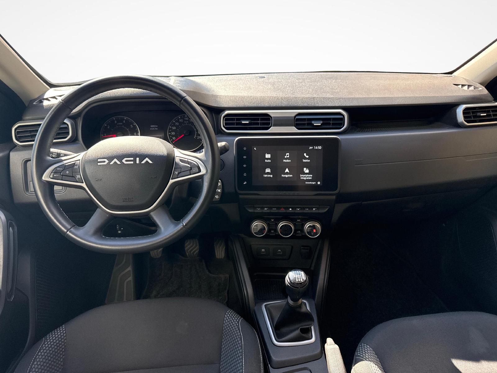 DACIA Duster 1.3 TCe 150 Journey+ 4WD-image-8