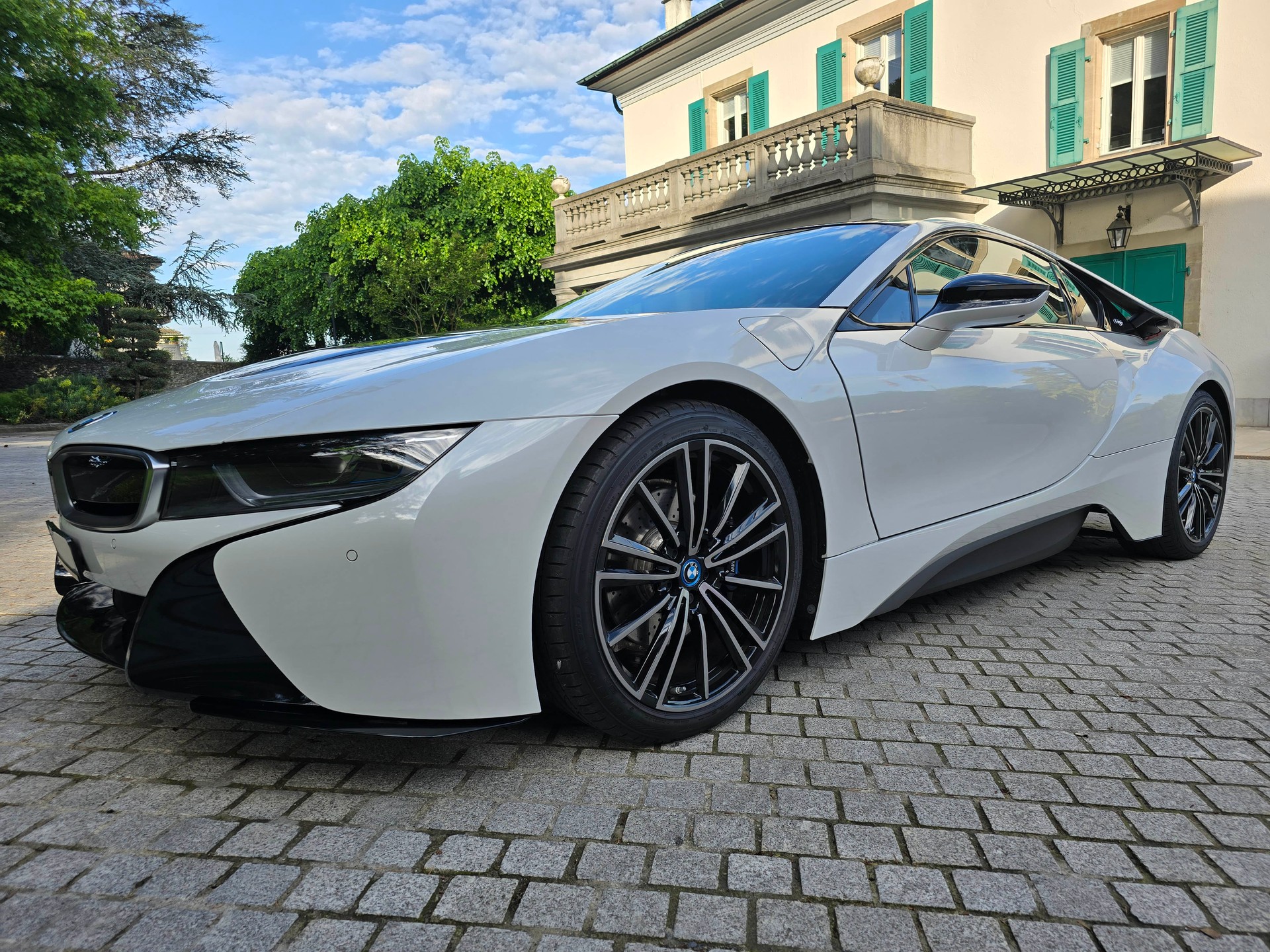 BMW i8 Coupé-image-2