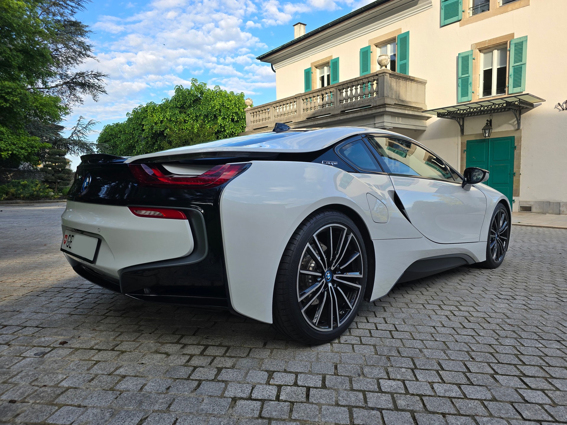 BMW i8 Coupé-image-3