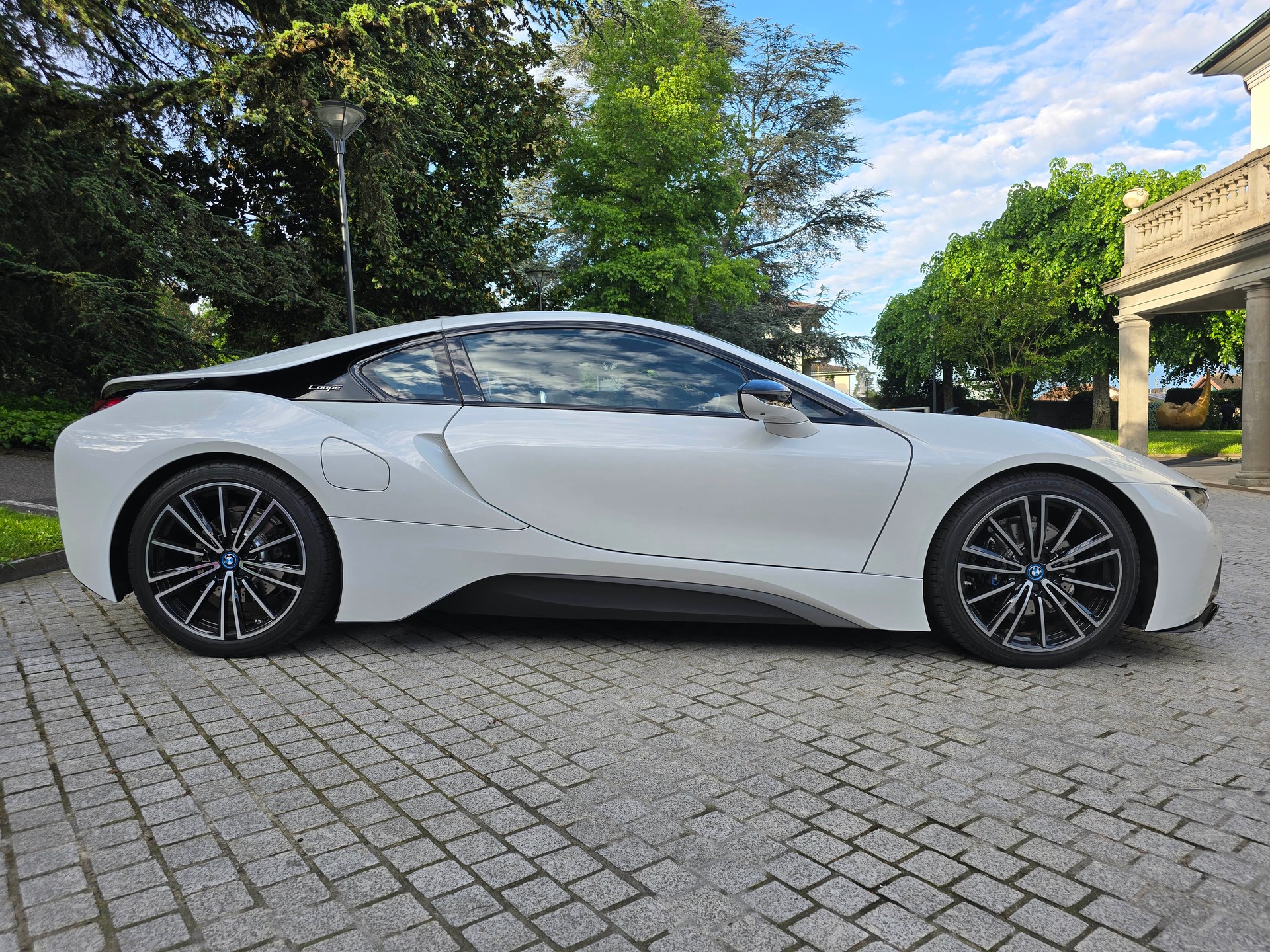 BMW i8 Coupé-image-4