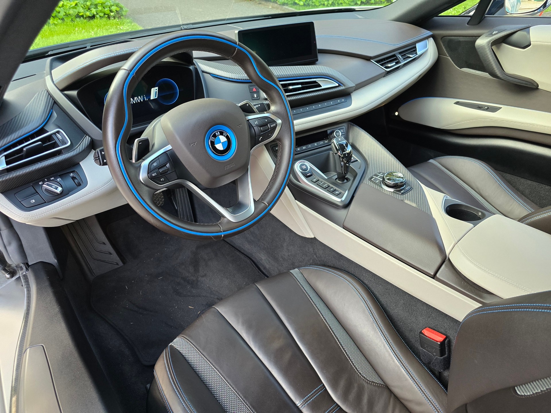 BMW i8 Coupé-image-12