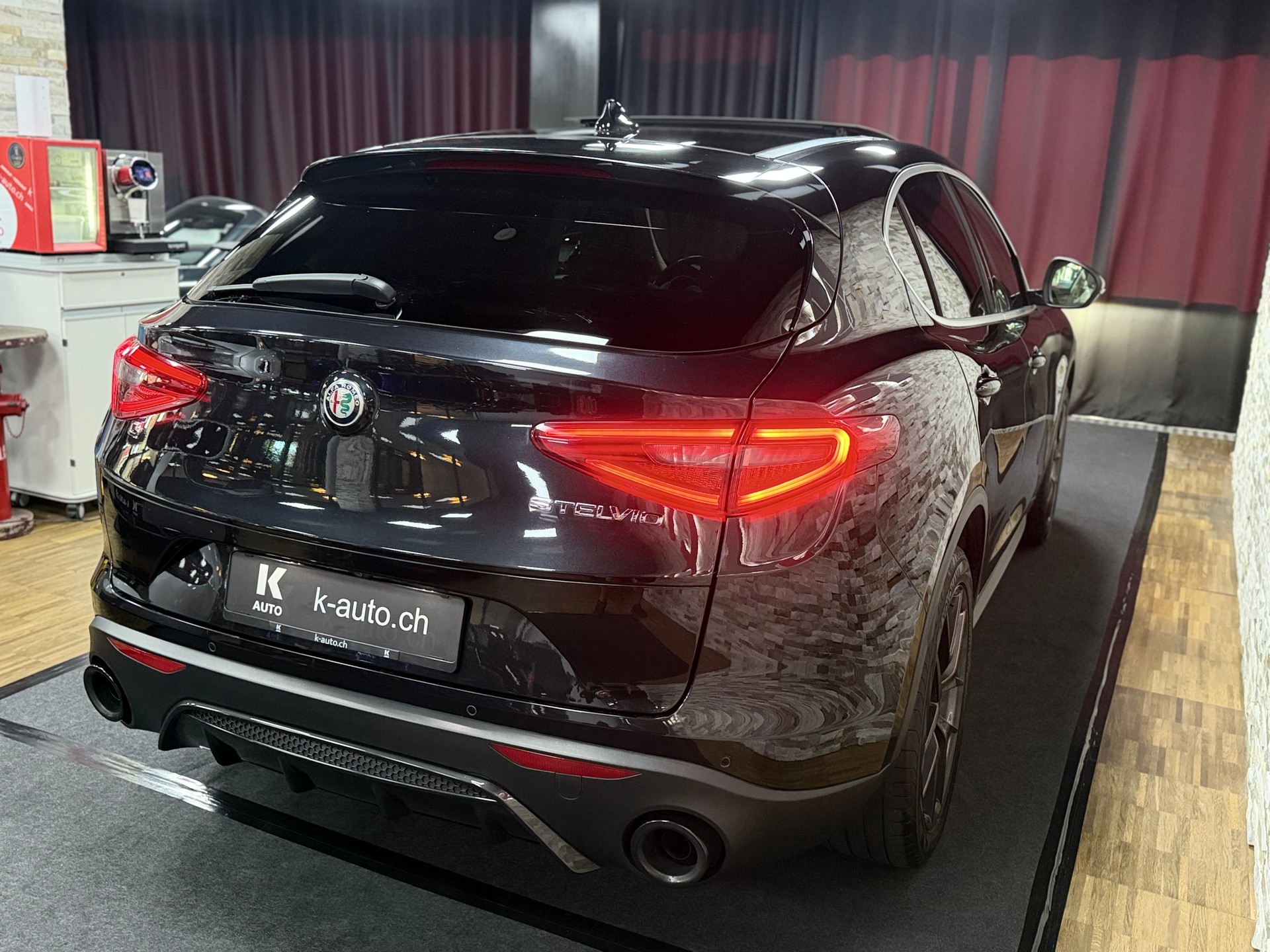 ALFA ROMEO Stelvio 2.0 Executive Q4 Automatic-image-3