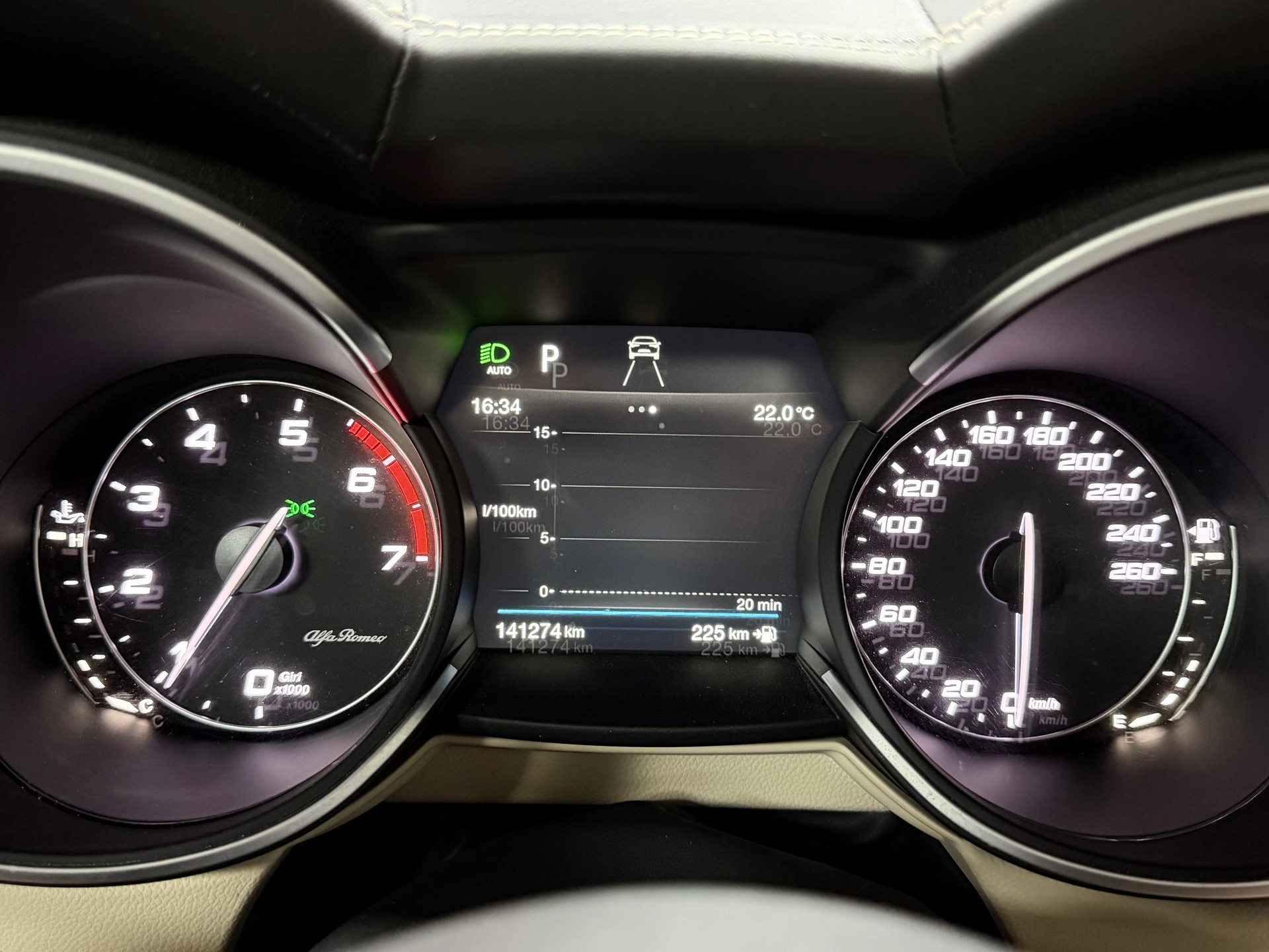 ALFA ROMEO Stelvio 2.0 Executive Q4 Automatic-image-17