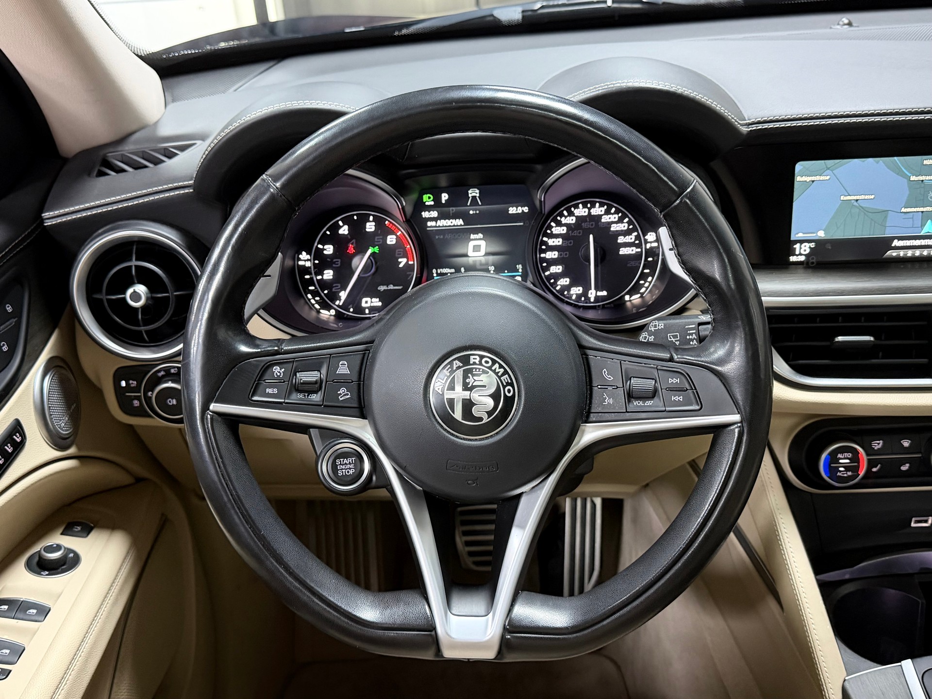ALFA ROMEO Stelvio 2.0 Executive Q4 Automatic-image-16