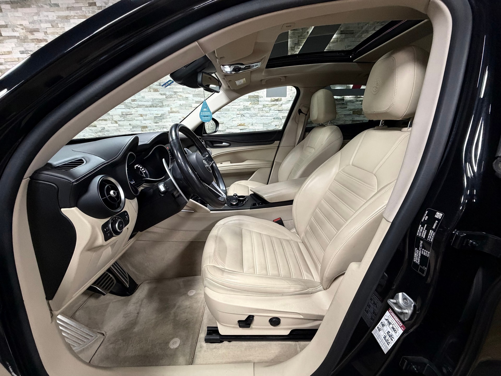 ALFA ROMEO Stelvio 2.0 Executive Q4 Automatic-image-13
