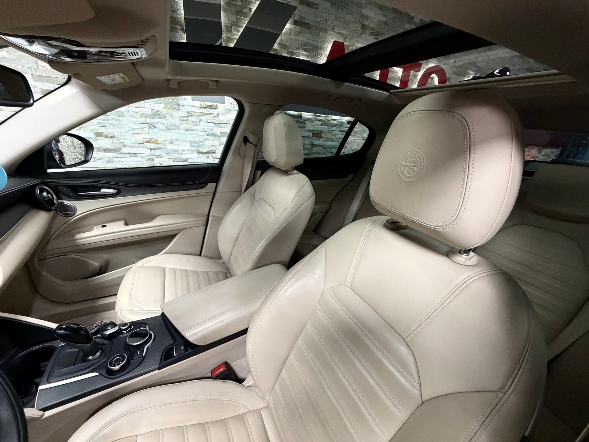 ALFA ROMEO Stelvio 2.0 Executive Q4 Automatic-image-14