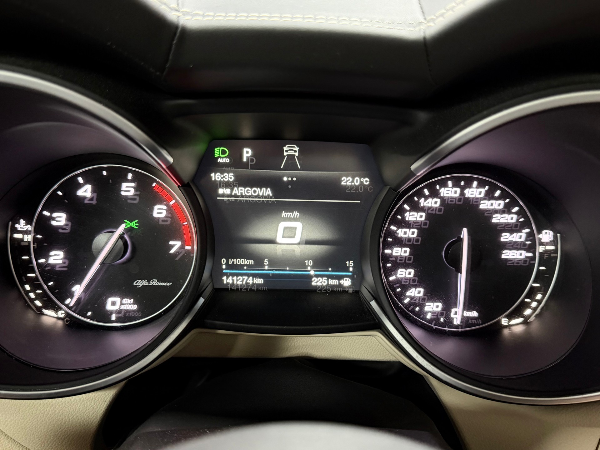 ALFA ROMEO Stelvio 2.0 Executive Q4 Automatic-image-18