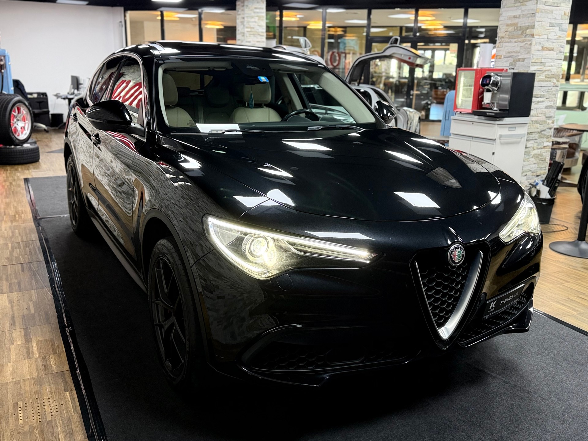 ALFA ROMEO Stelvio 2.0 Executive Q4 Automatic-image-5