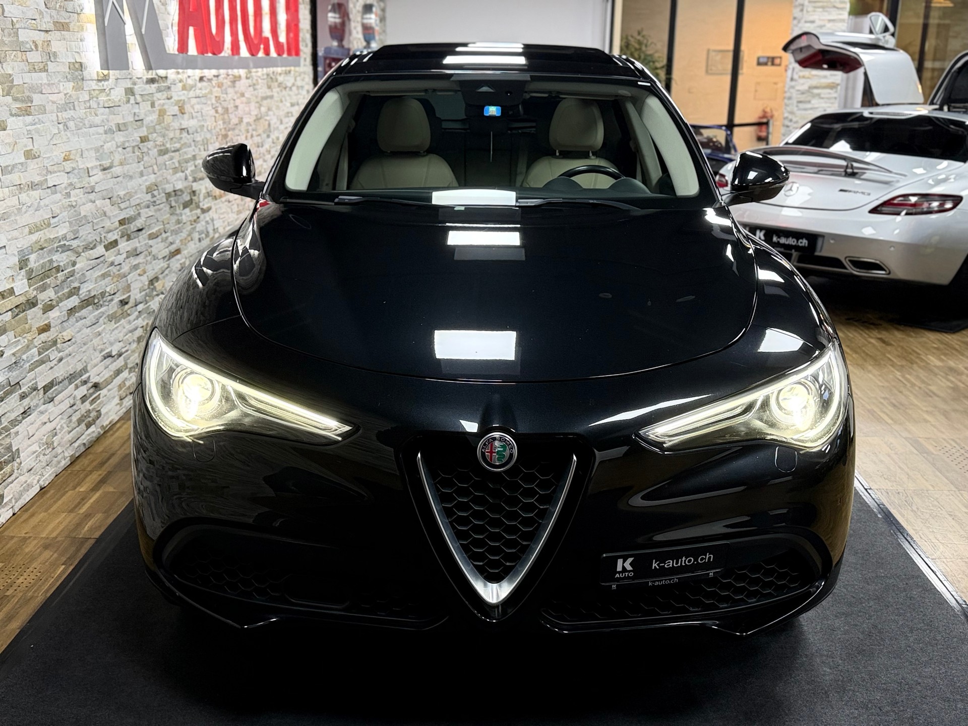 ALFA ROMEO Stelvio 2.0 Executive Q4 Automatic-image-4