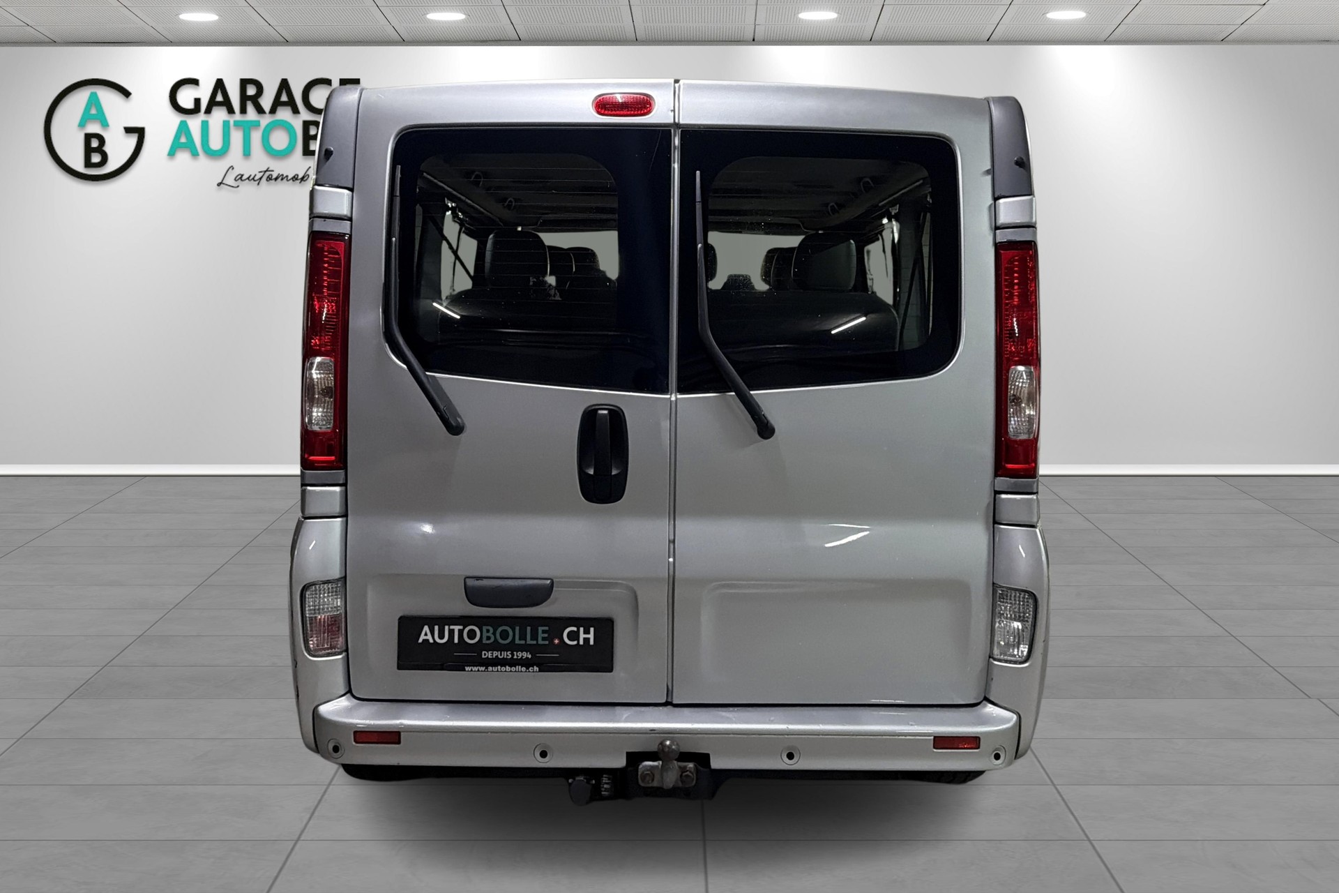 RENAULT Trafic 2.0 dCi 115 2.9t L2H1 Authentique-image-5