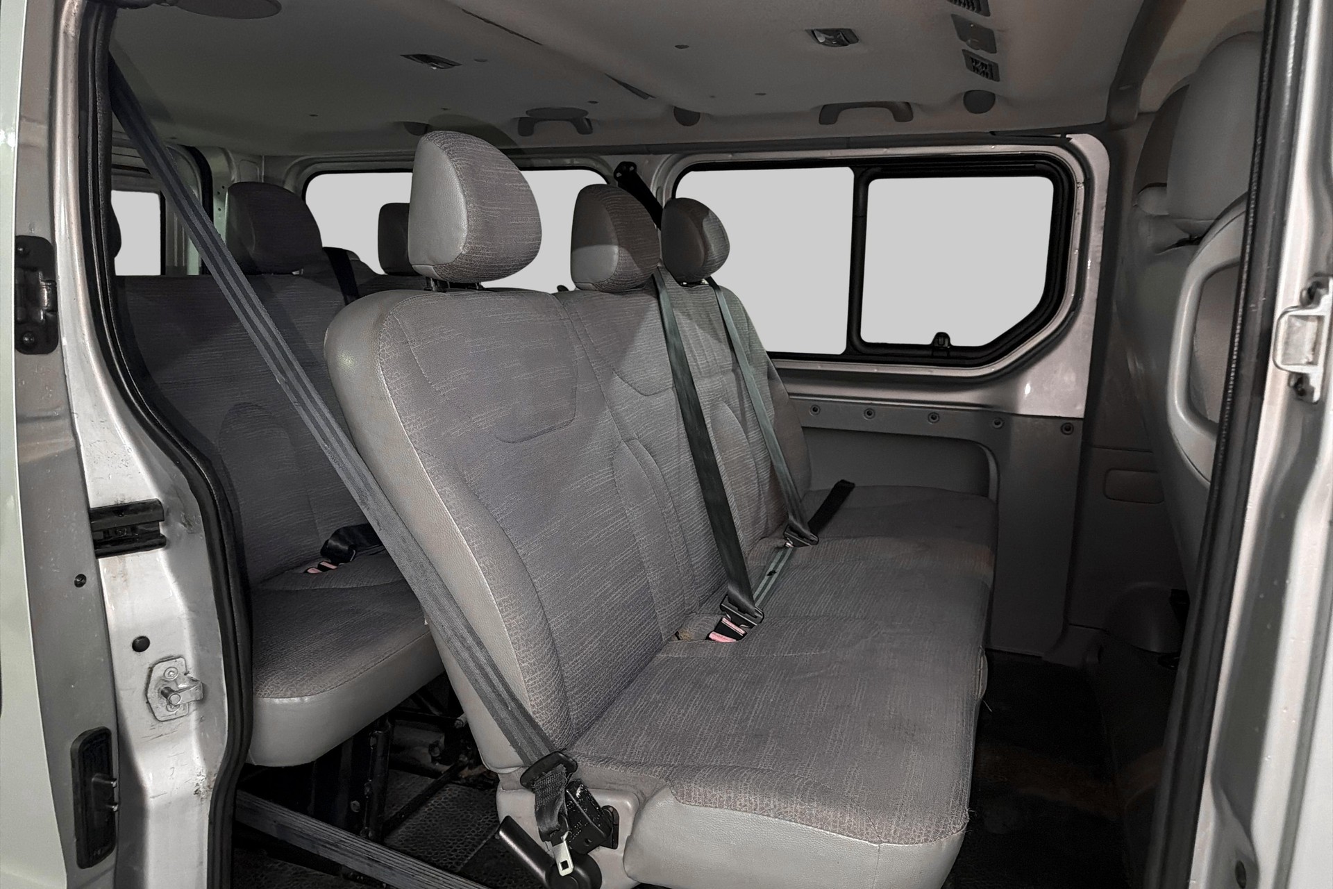 RENAULT Trafic 2.0 dCi 115 2.9t L2H1 Authentique-image-15