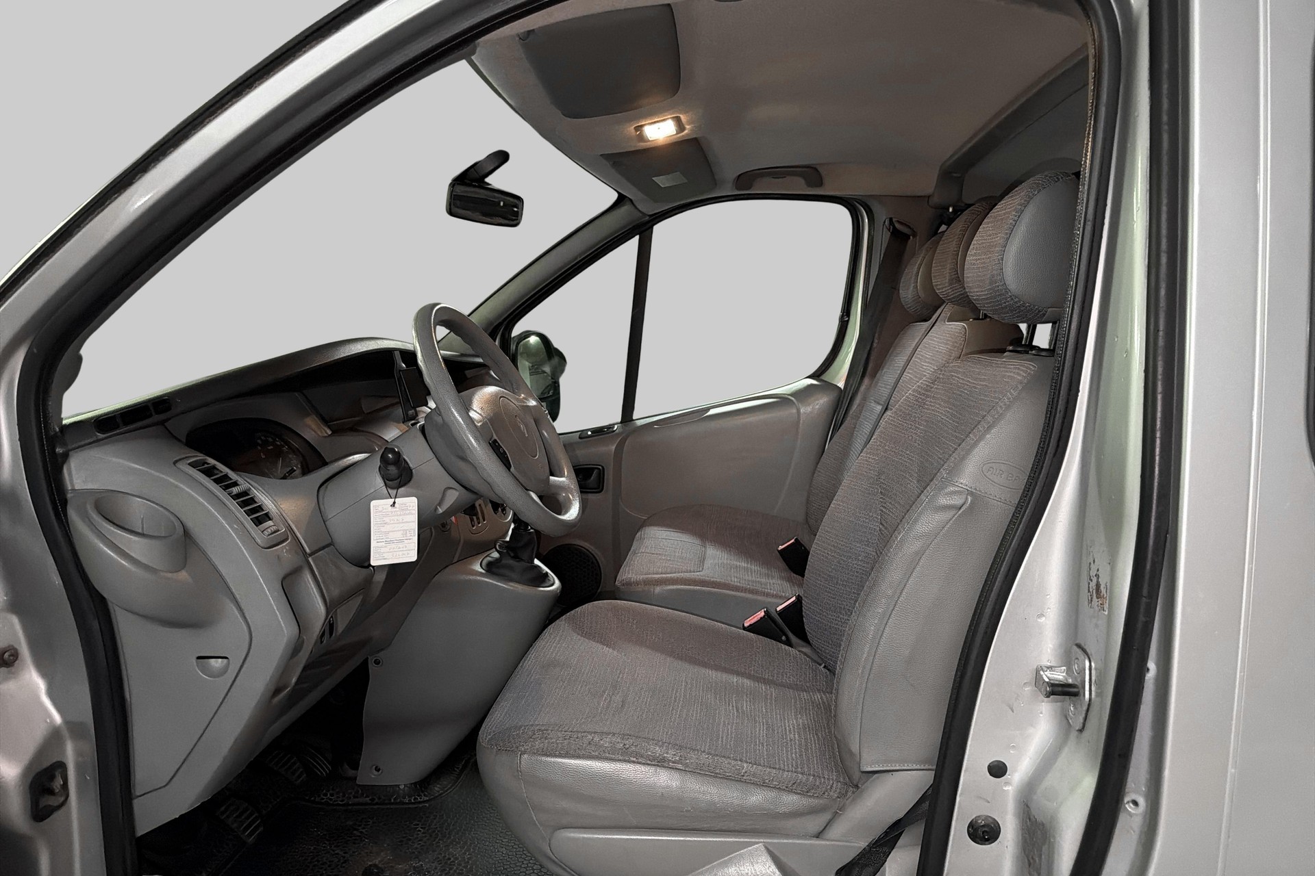 RENAULT Trafic 2.0 dCi 115 2.9t L2H1 Authentique-image-7