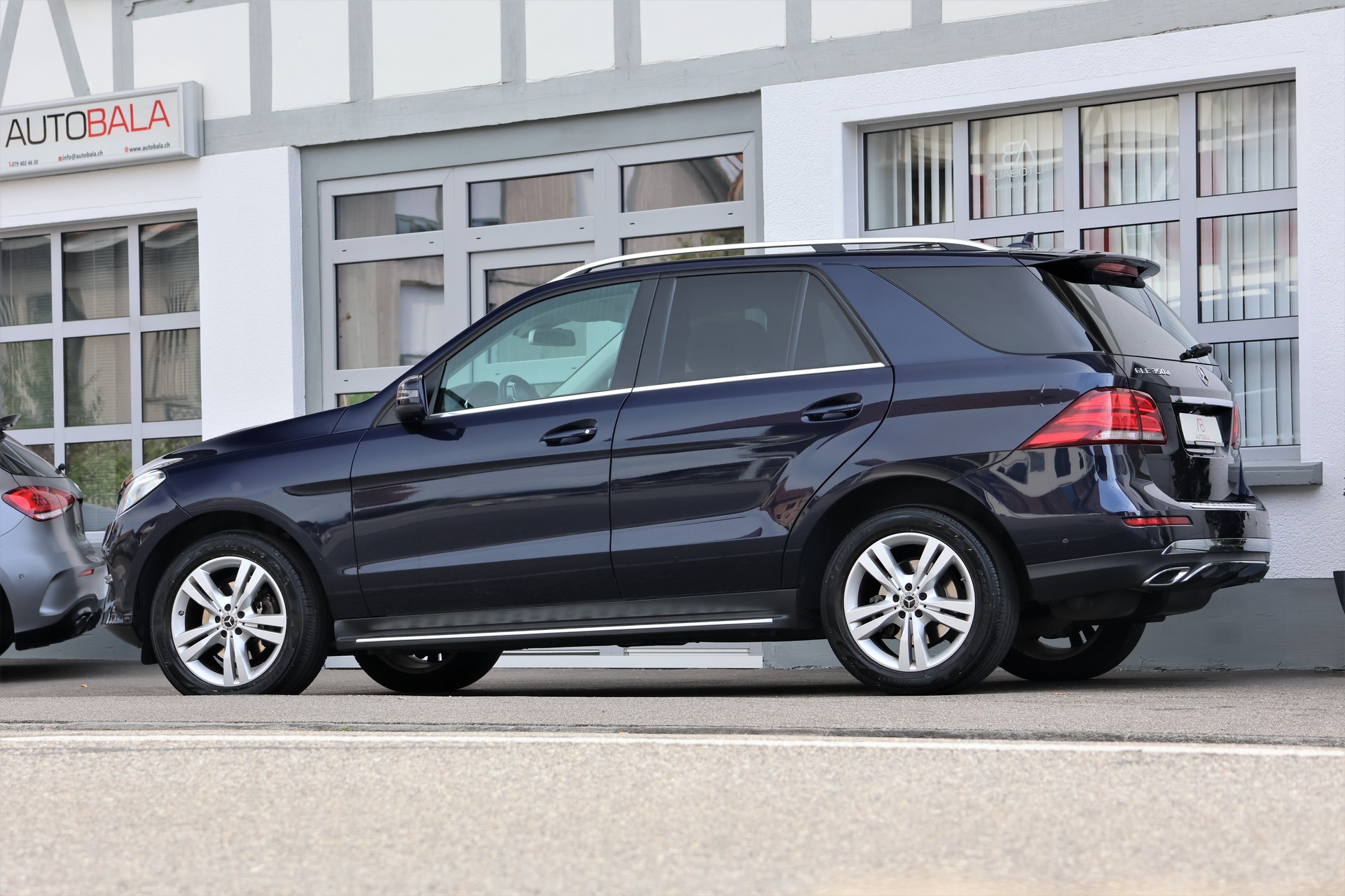 MERCEDES-BENZ GLE 350 d Executive 4Matic 9G-Tronic (CH) + 3.5T AHK-showroom-element-3