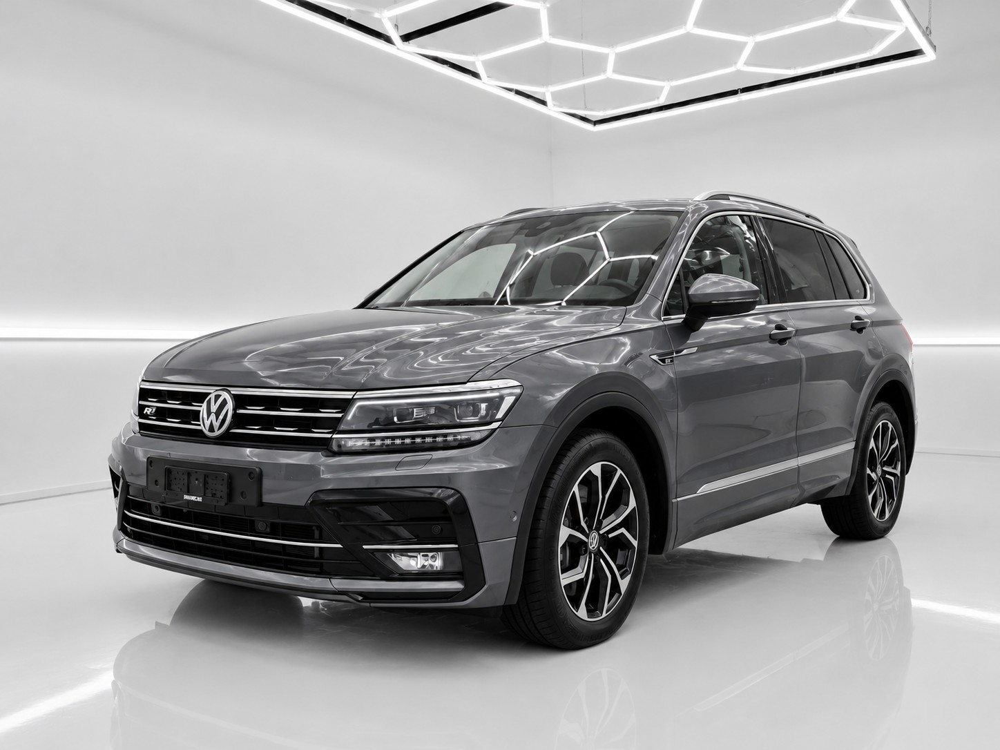 VW Tiguan 2.0 TDI SCR Highline 4Motion DSG-showroom-element-1