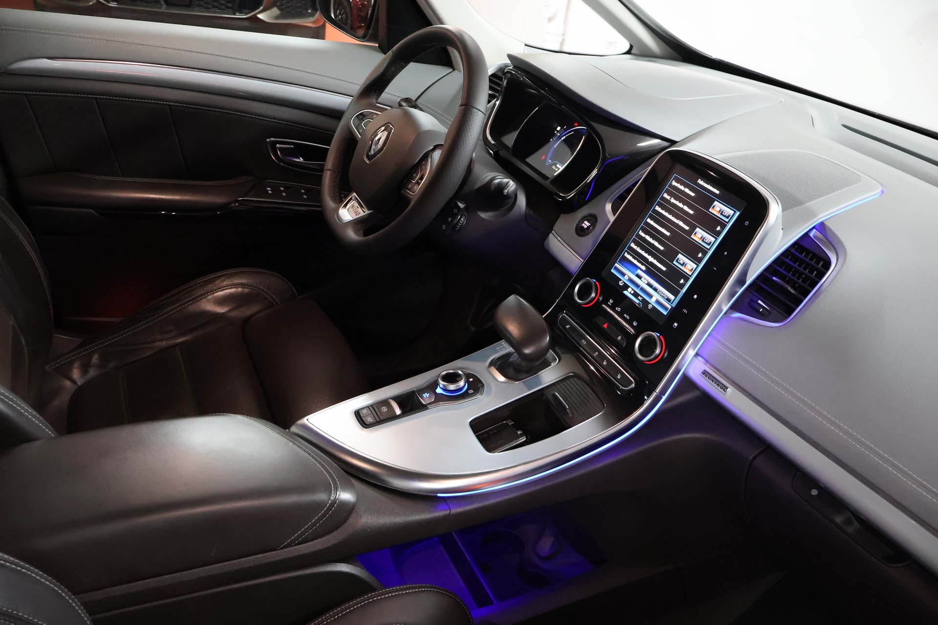 RENAULT Espace 1.6 TCe Initiale EDC-image-9