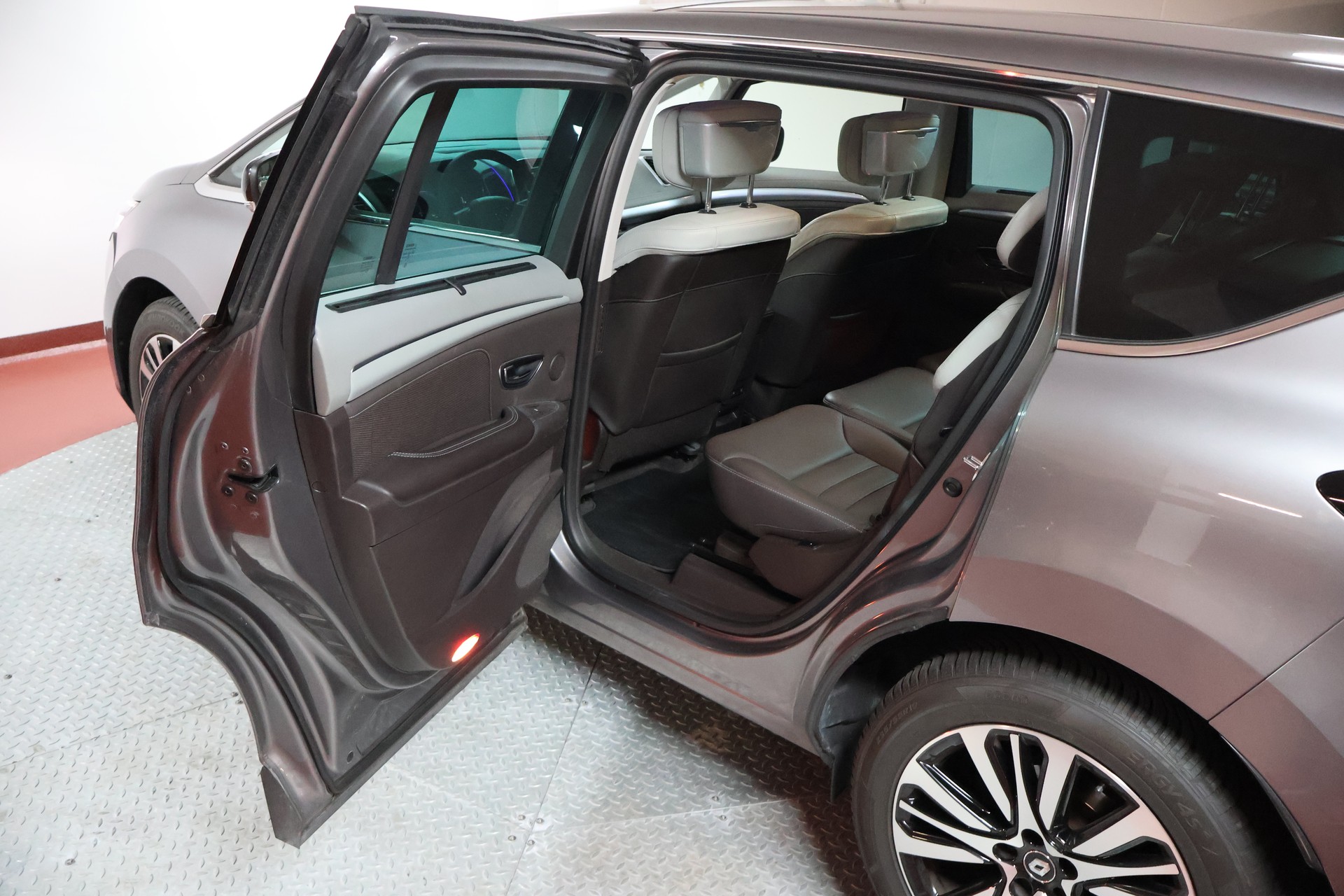 RENAULT Espace 1.6 TCe Initiale EDC-image-14