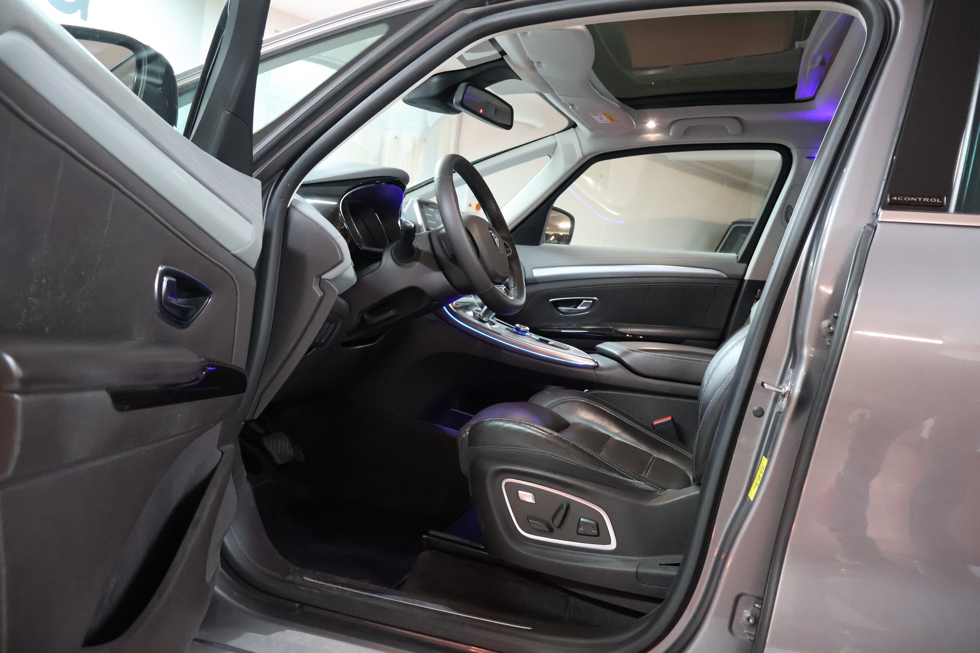RENAULT Espace 1.6 TCe Initiale EDC-image-6