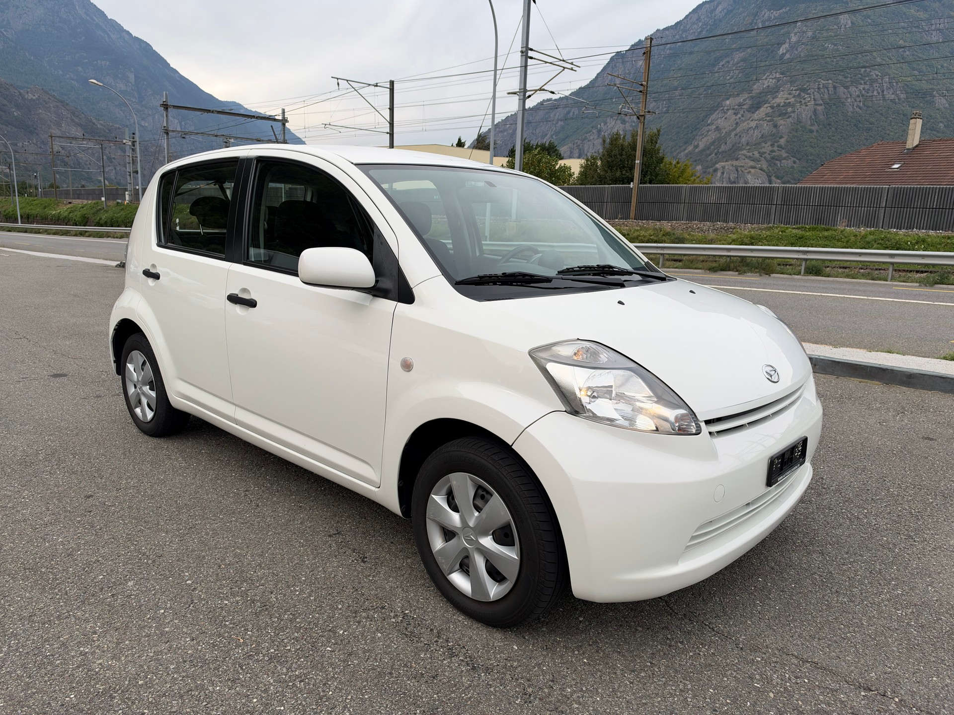 DAIHATSU Sirion 1.3 eco-4WD-image-4