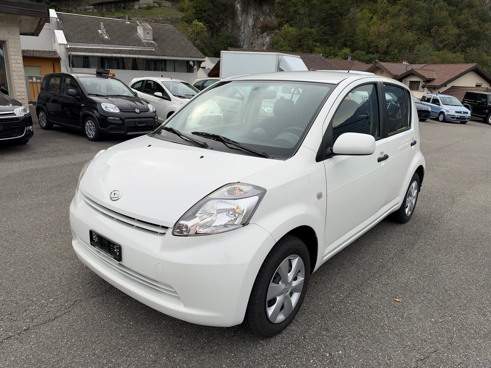 DAIHATSU Sirion 1.3 eco-4WD-image-2