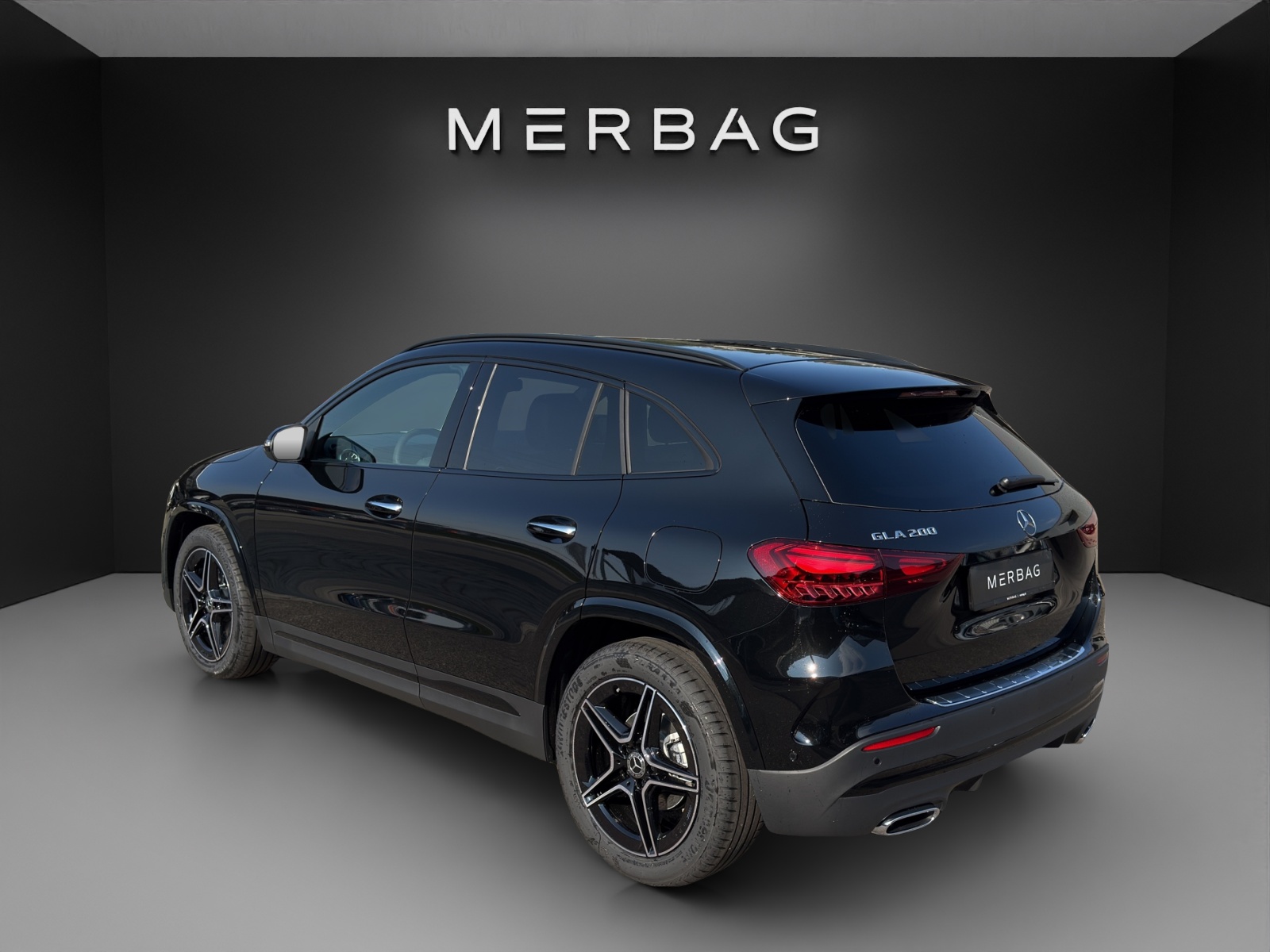 MERCEDES-BENZ GLA 200 7G-DCT Night Star-image-2