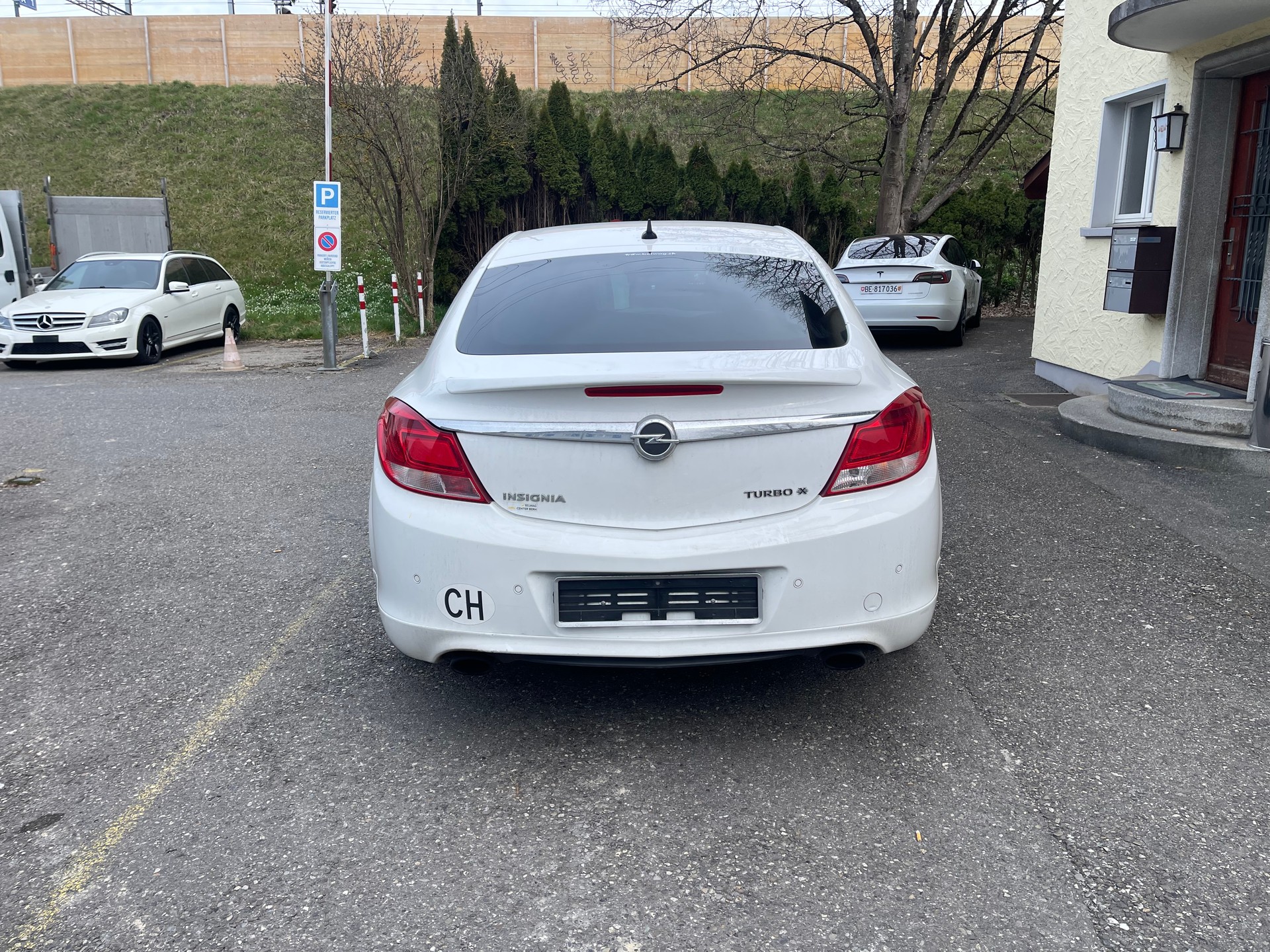 OPEL Insignia 2.0 Turbo Sport Edition 4WD Automatic-image-1
