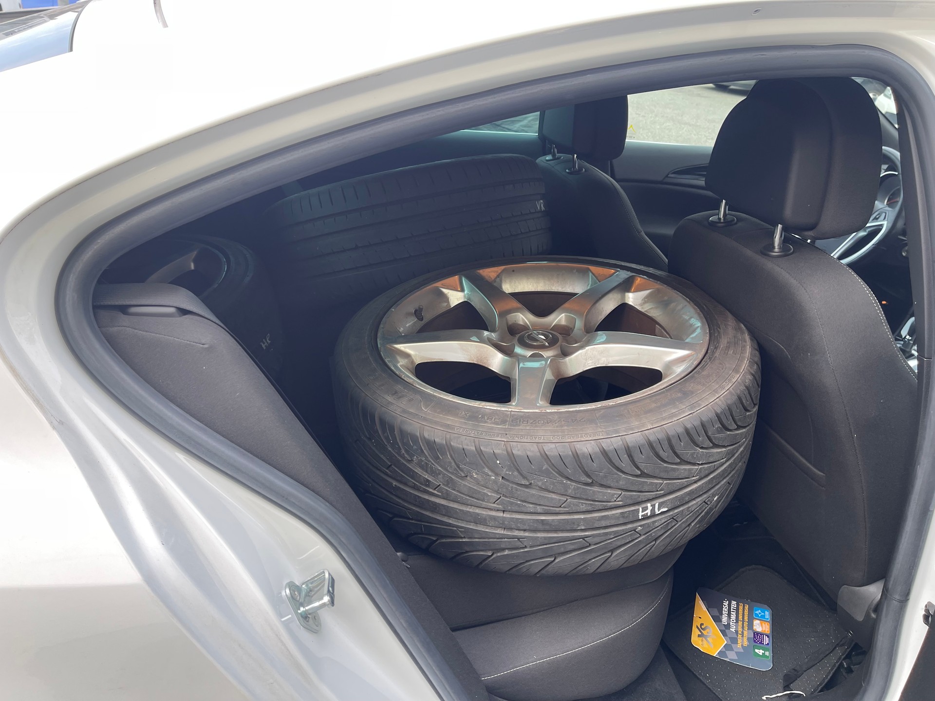 OPEL Insignia 2.0 Turbo Sport Edition 4WD Automatic-image-8
