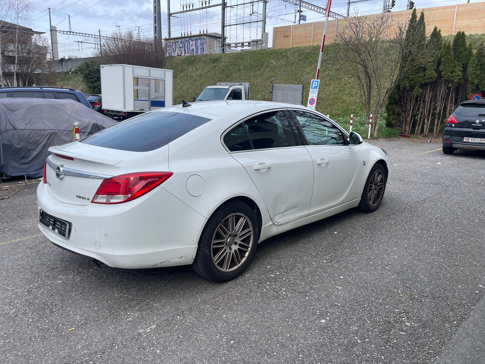 OPEL Insignia 2.0 Turbo Sport Edition 4WD Automatic-image-4