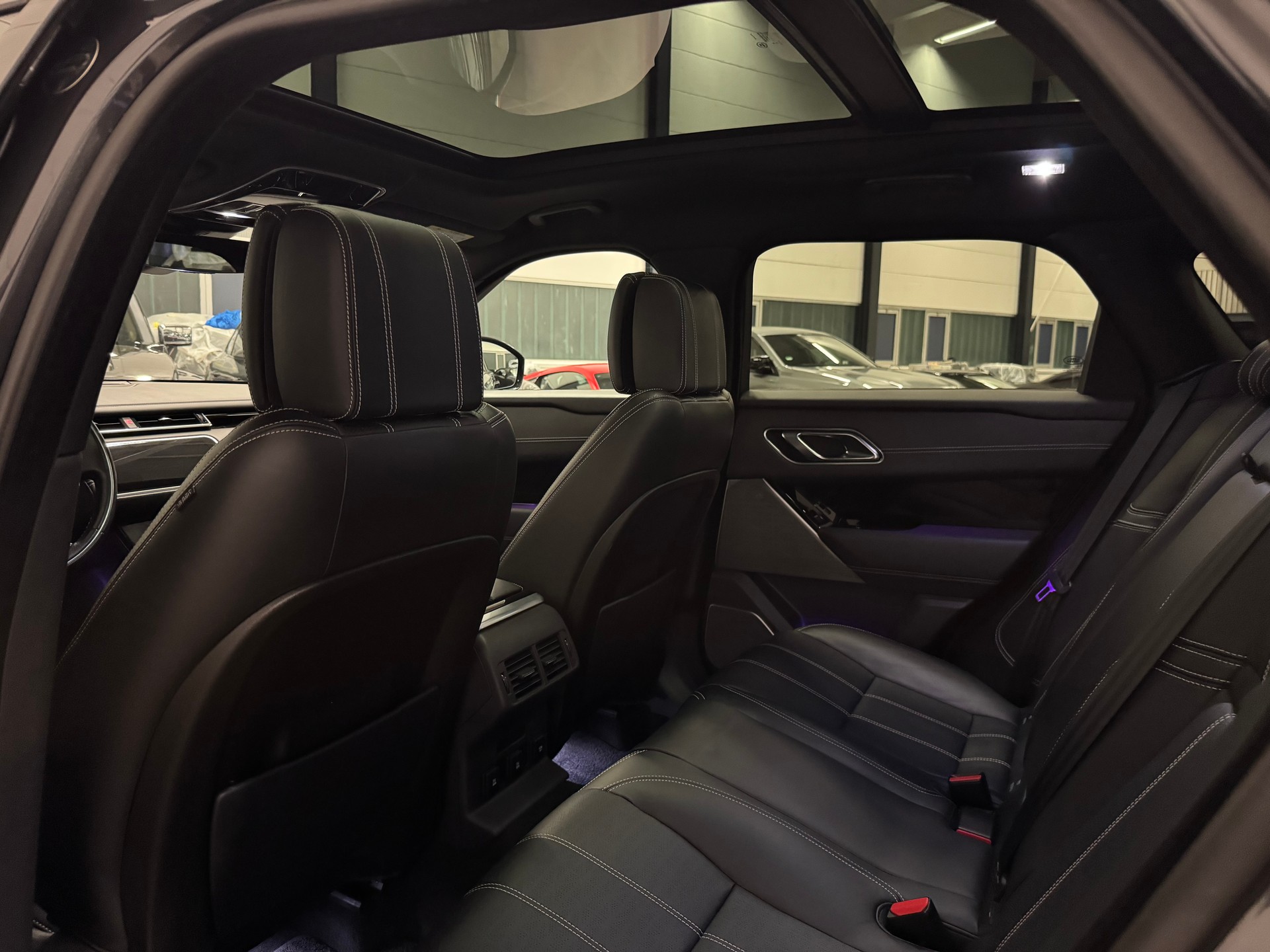 LAND ROVER Range Rover Velar R-Dynamic P 380 Automatic-image-22