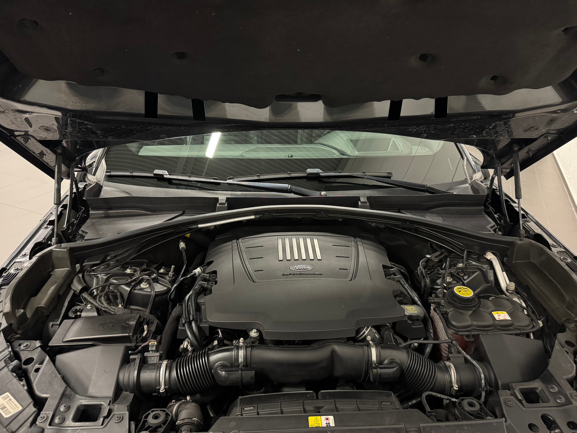 LAND ROVER Range Rover Velar R-Dynamic P 380 Automatic-image-30