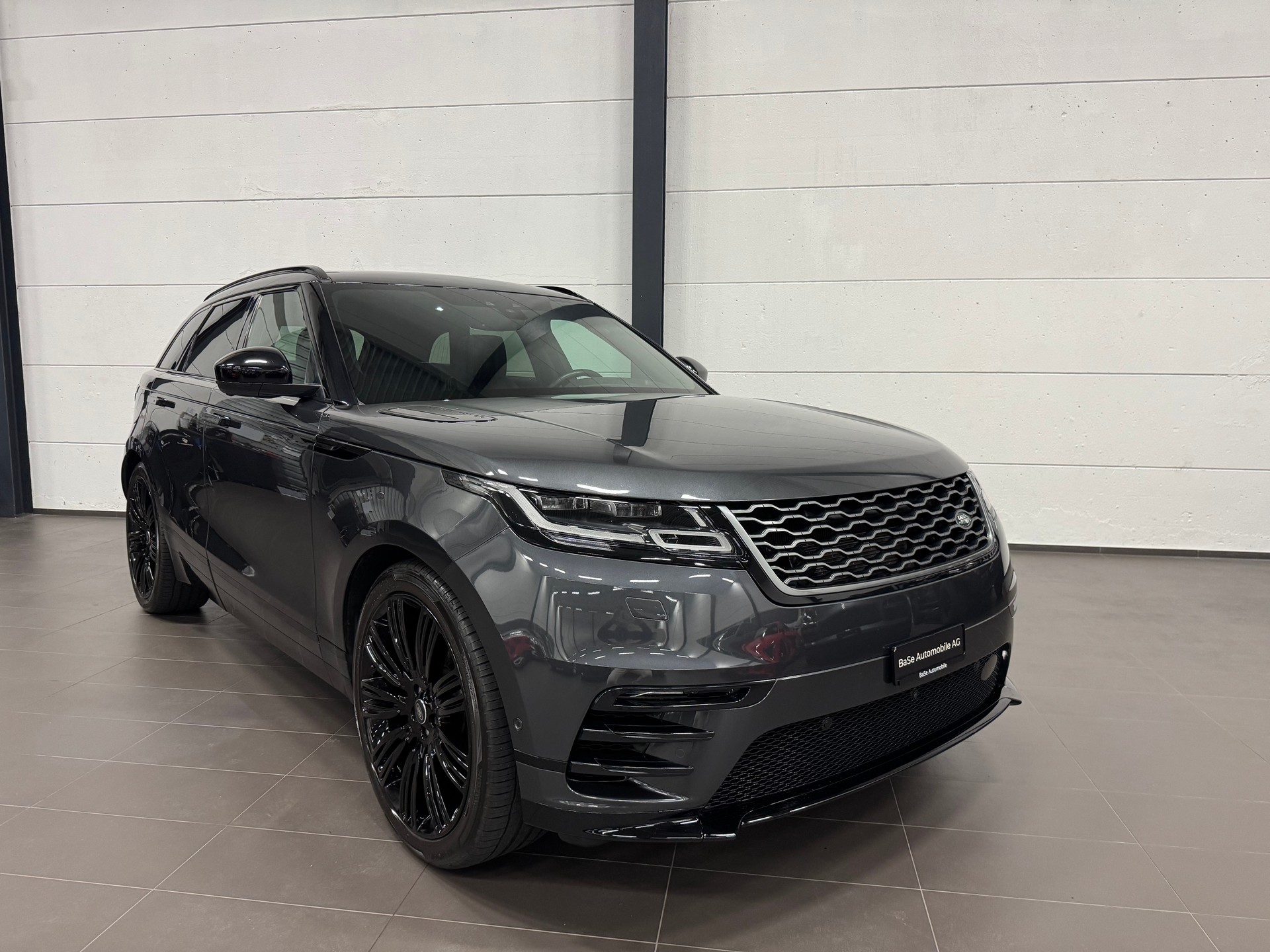 LAND ROVER Range Rover Velar R-Dynamic P 380 Automatic-image-3