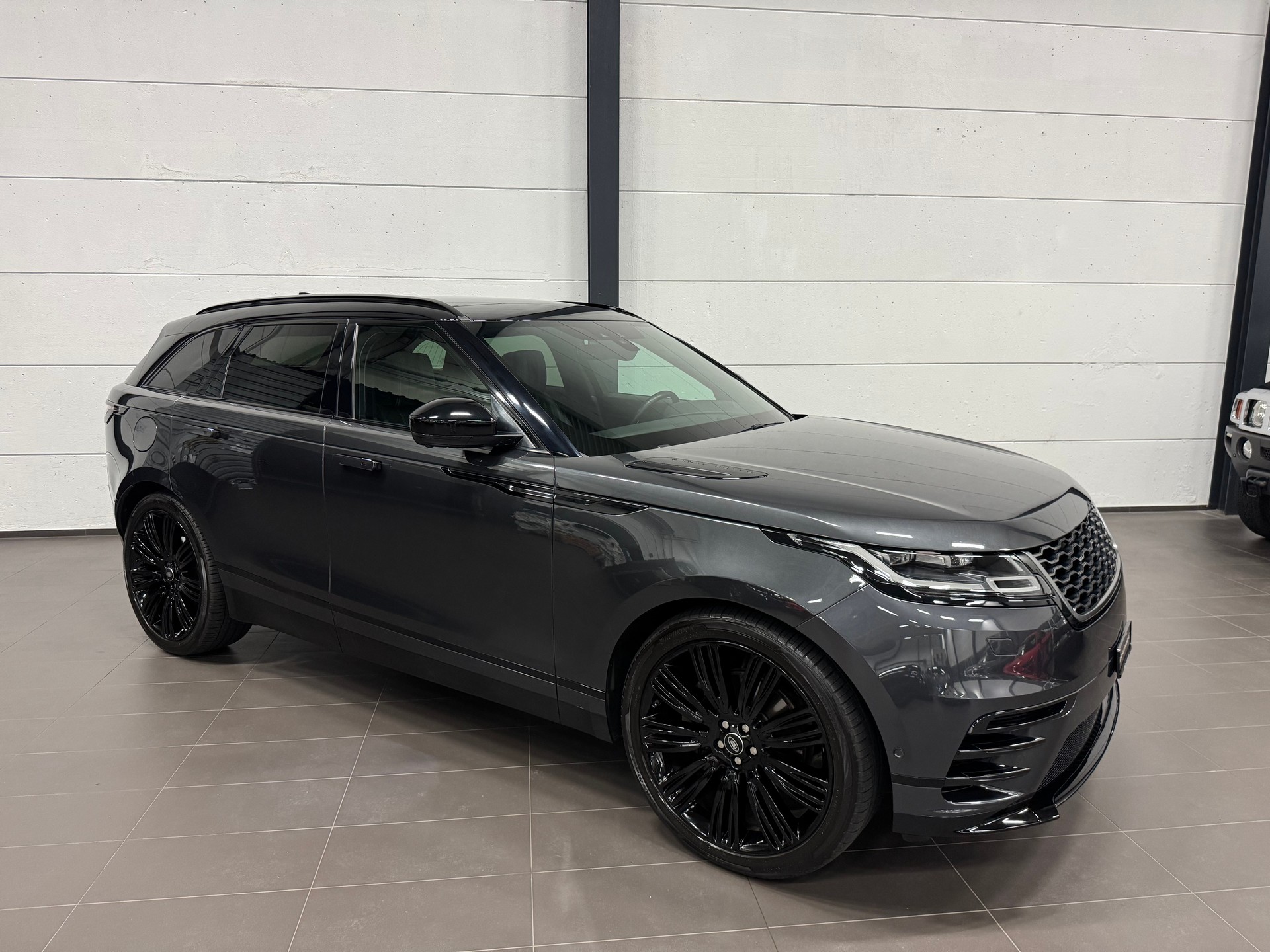 LAND ROVER Range Rover Velar R-Dynamic P 380 Automatic-image-1